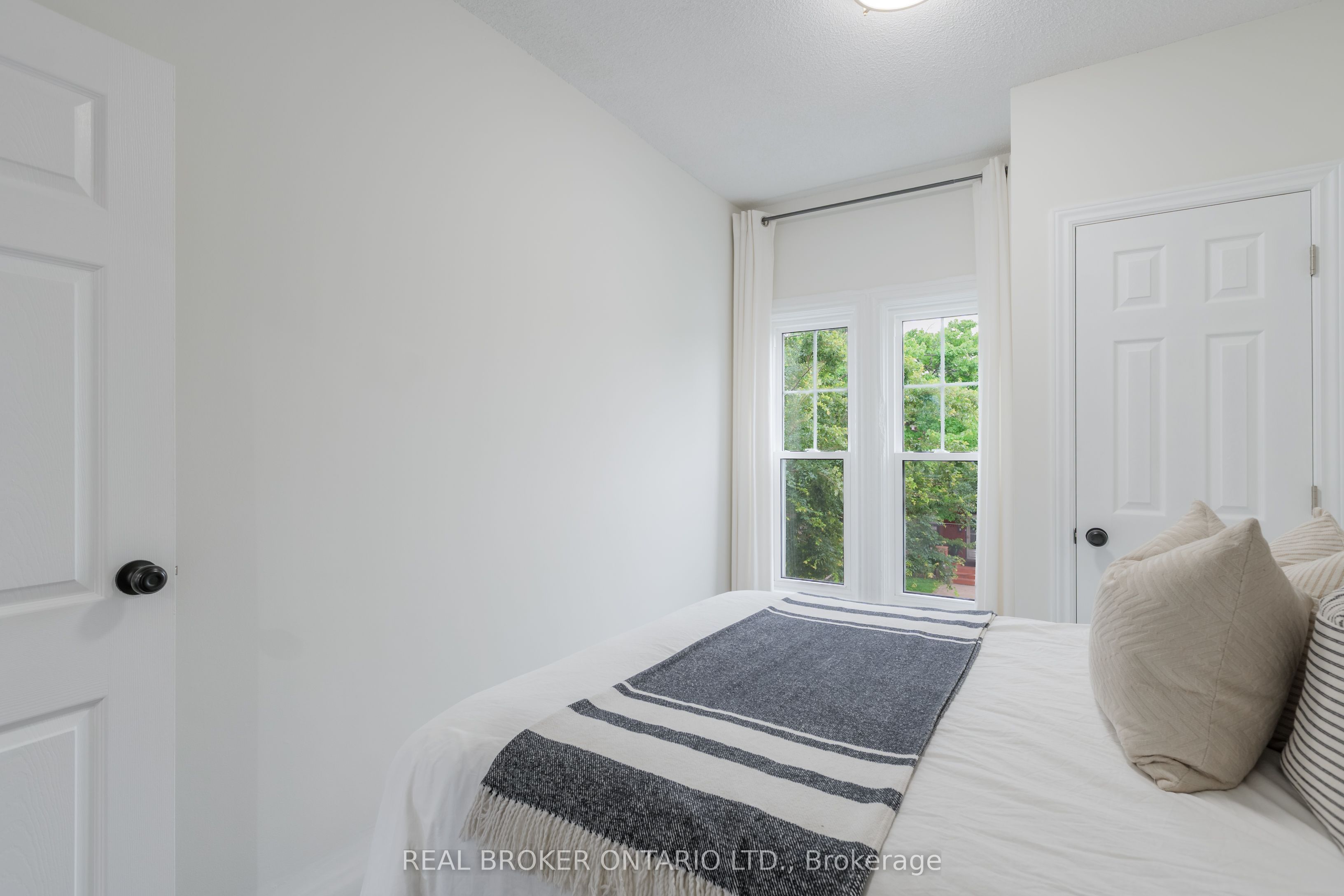 46 Murray Street E Property Photo 42