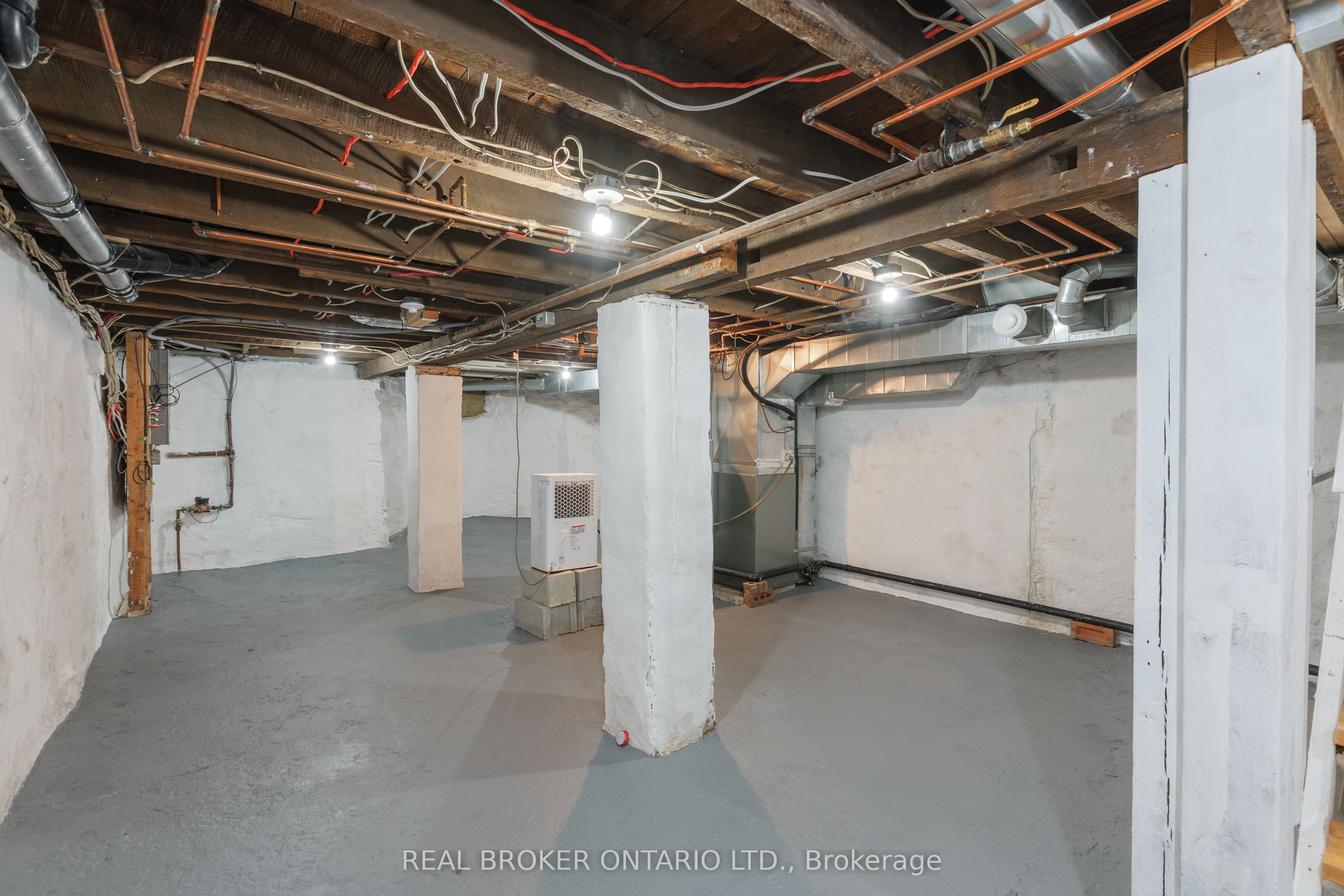 46 Murray Street E Property Photo 44