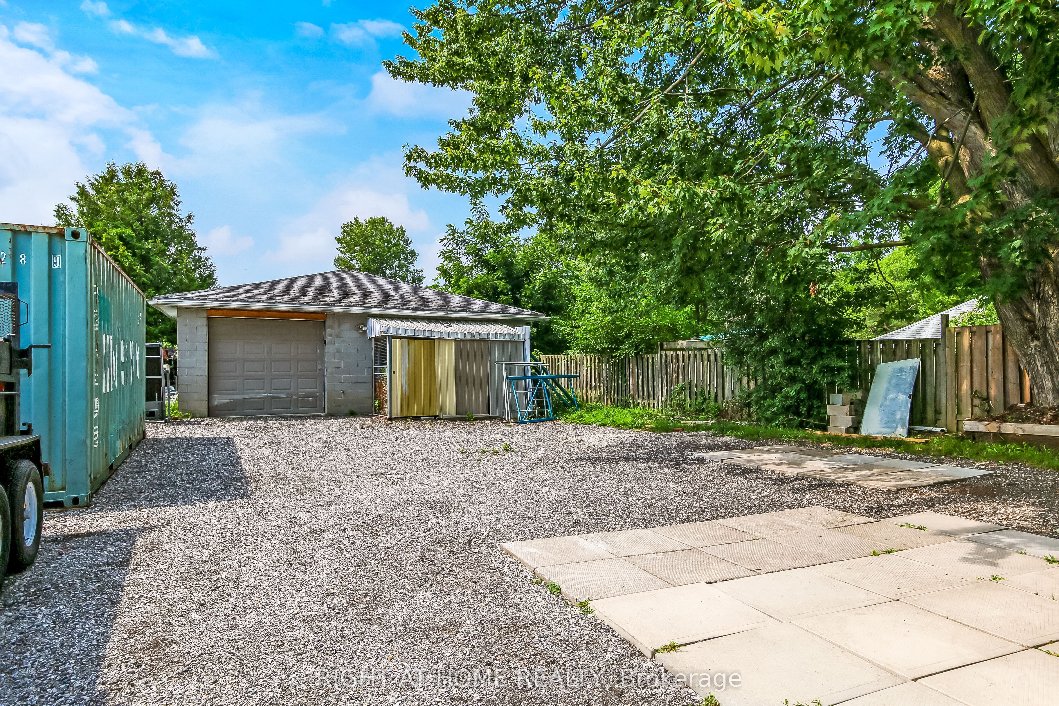 515 Third Street Property Photo 3