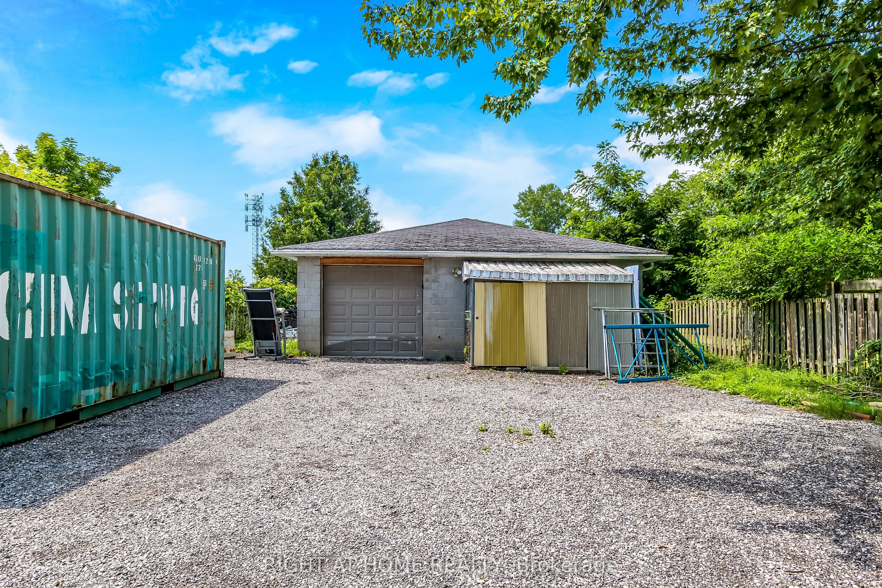 515 Third Street Property Photo 4