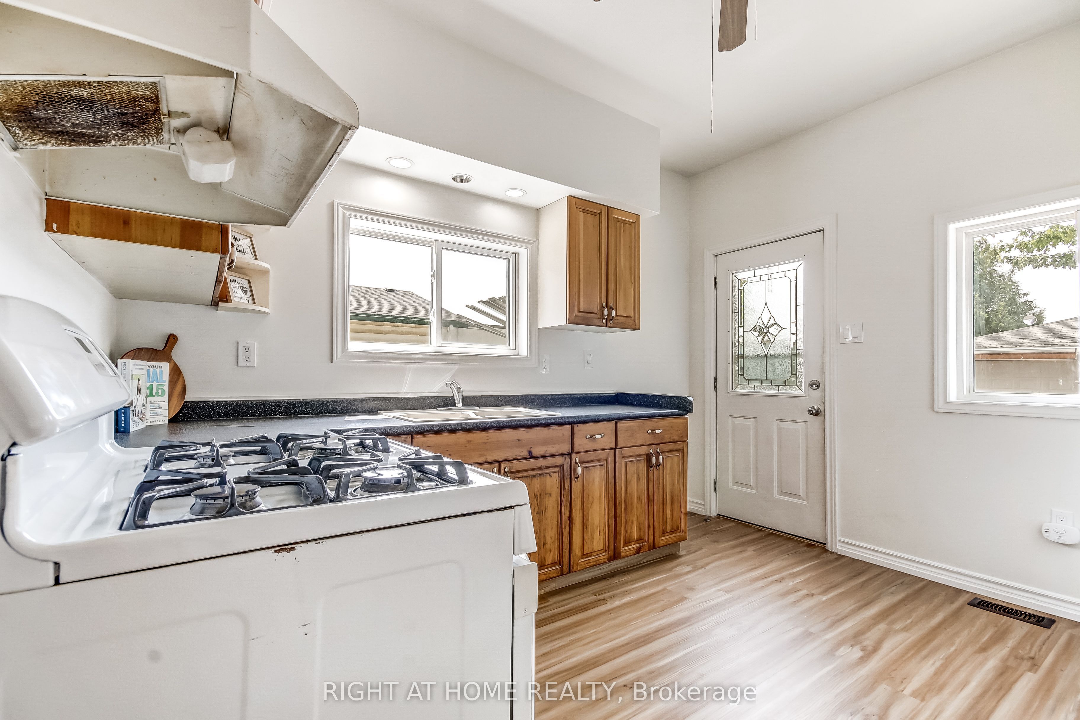 515 Third Street Property Photo 11