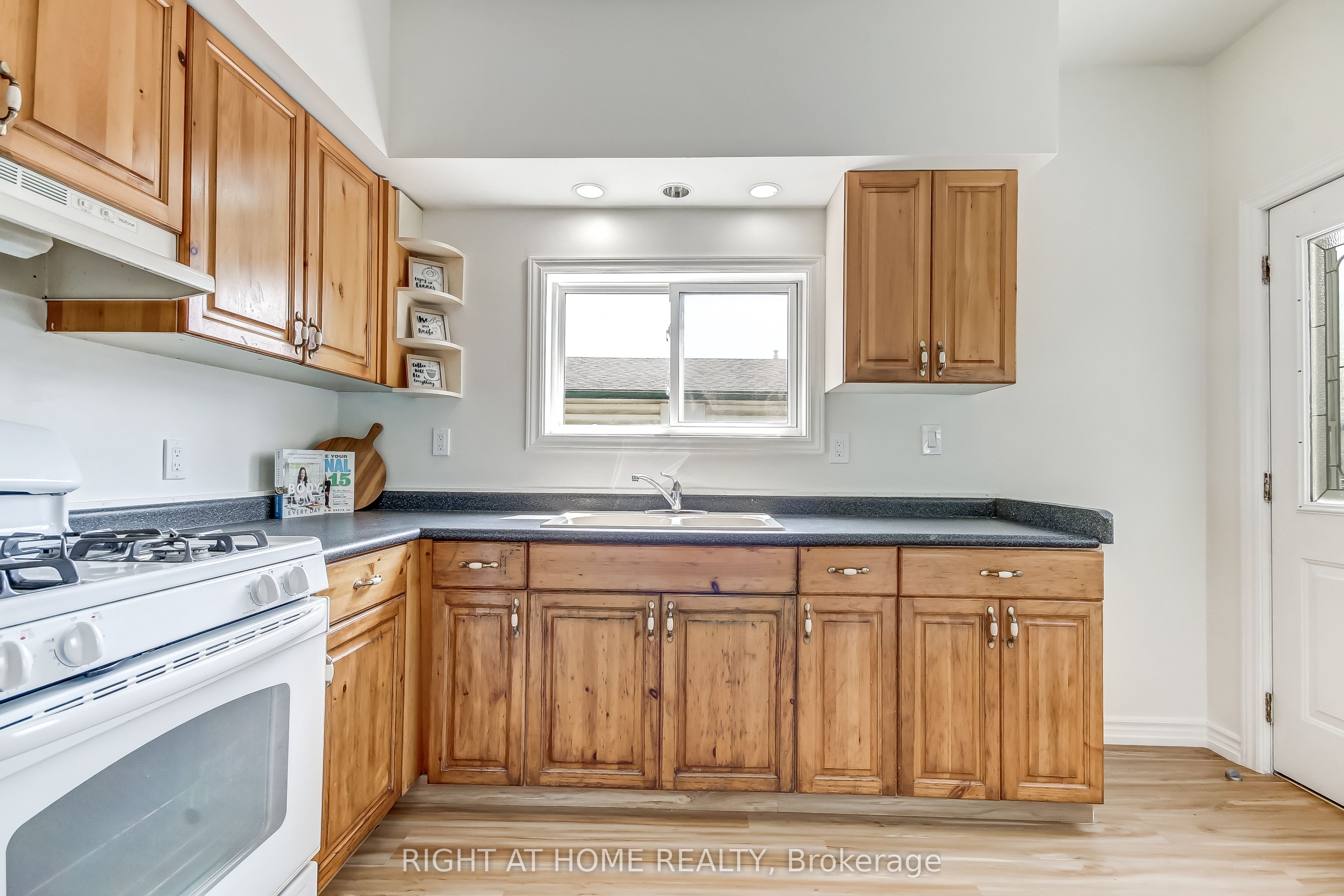 515 Third Street Property Photo 12