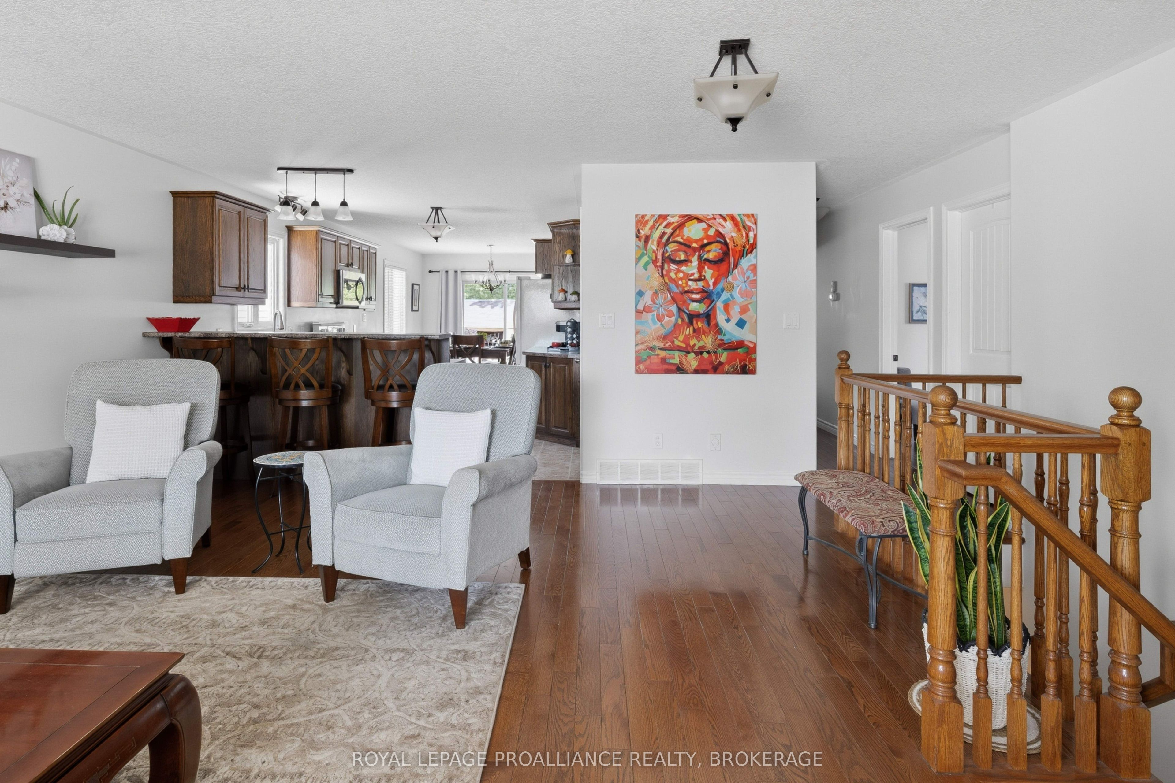 1094 Crossfield Avenue Property Photo 7