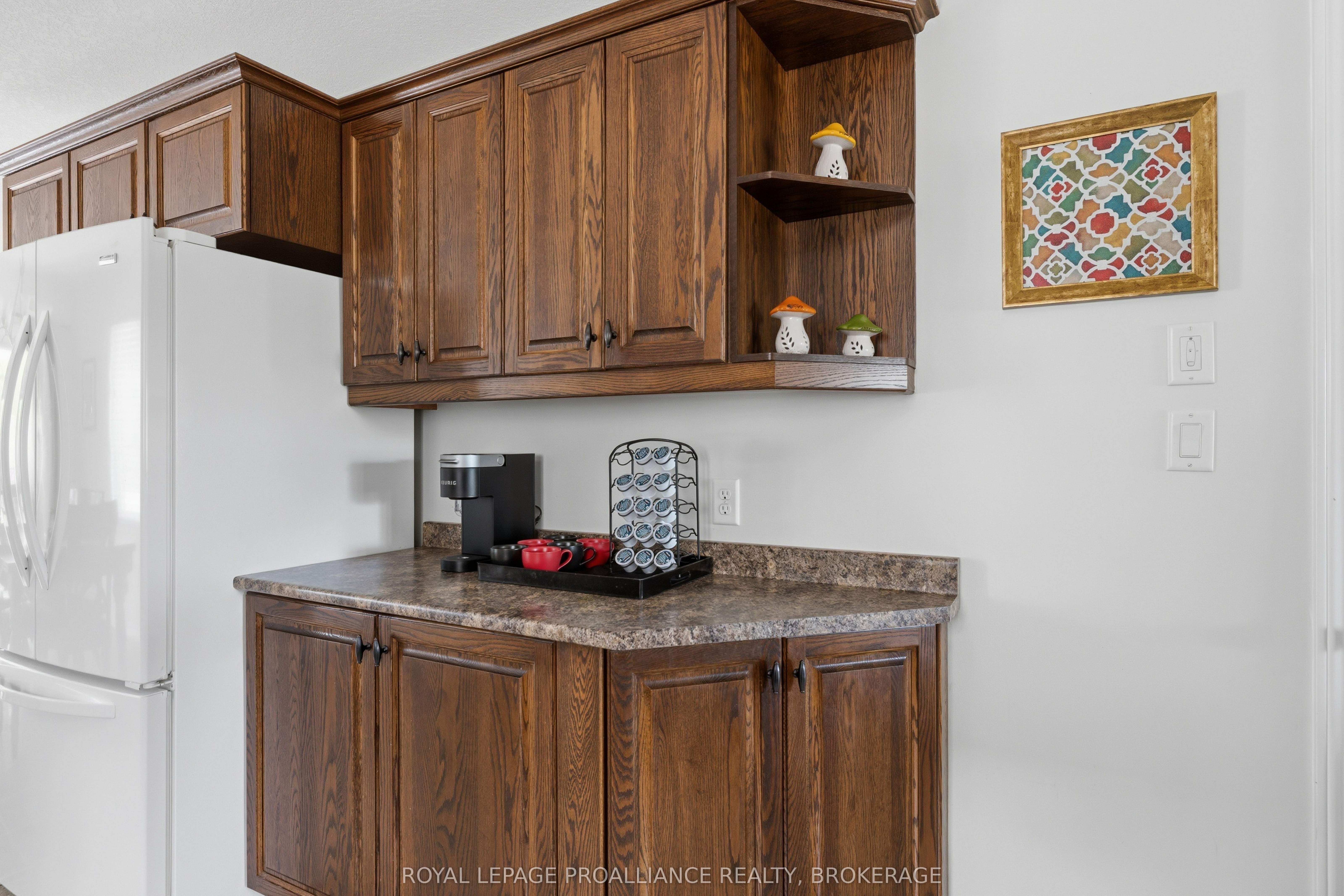 1094 Crossfield Avenue Property Photo 11