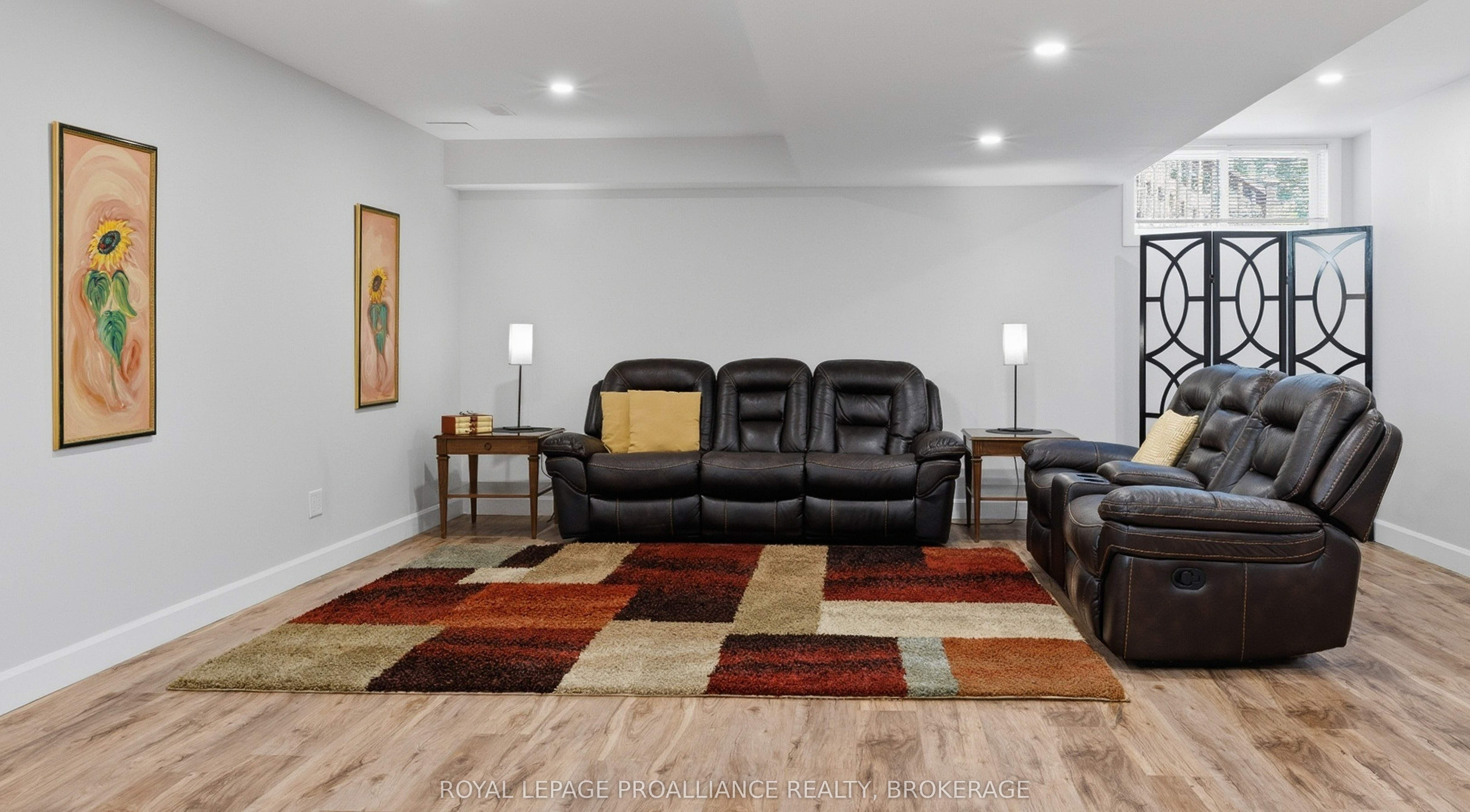 1094 Crossfield Avenue Property Photo 26