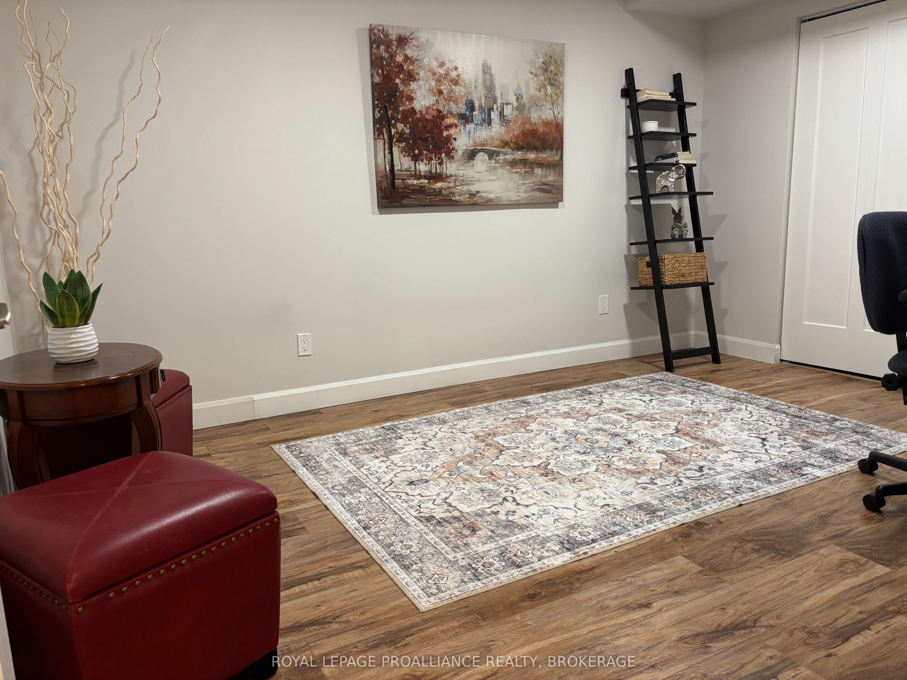 1094 Crossfield Avenue Property Photo 30