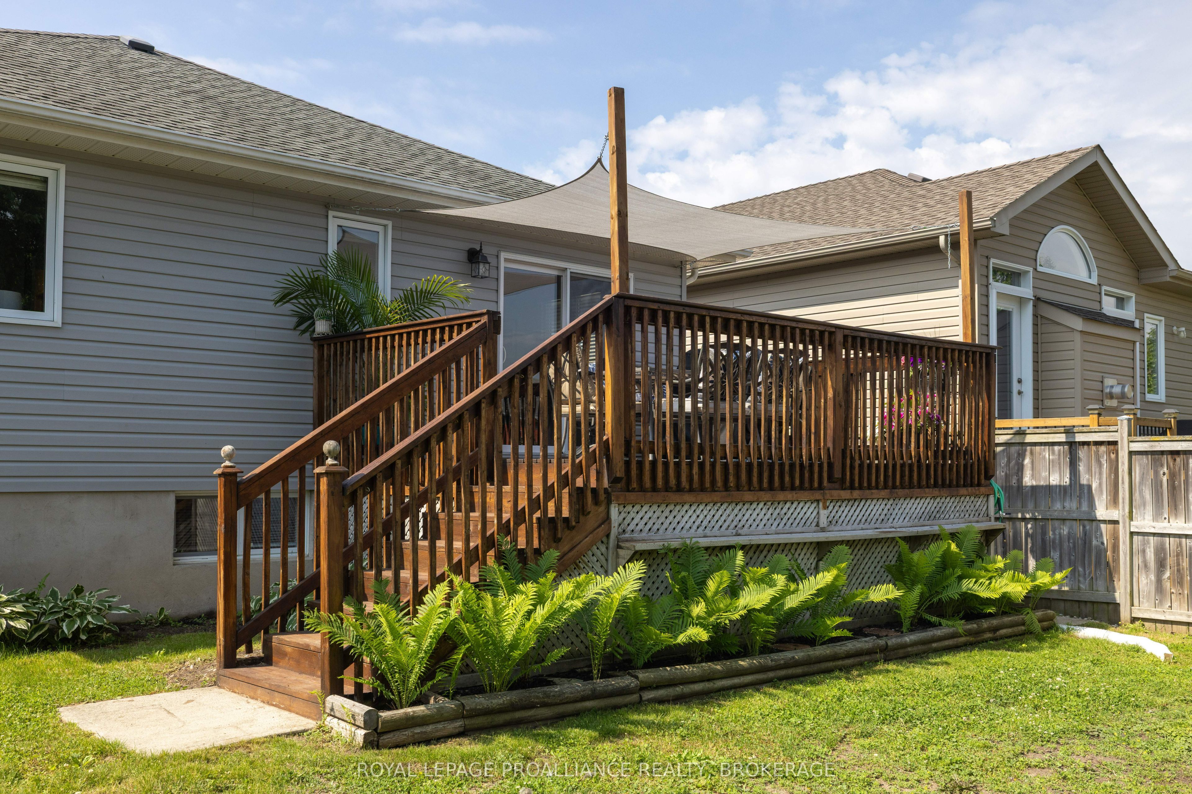 1094 Crossfield Avenue Property Photo 43