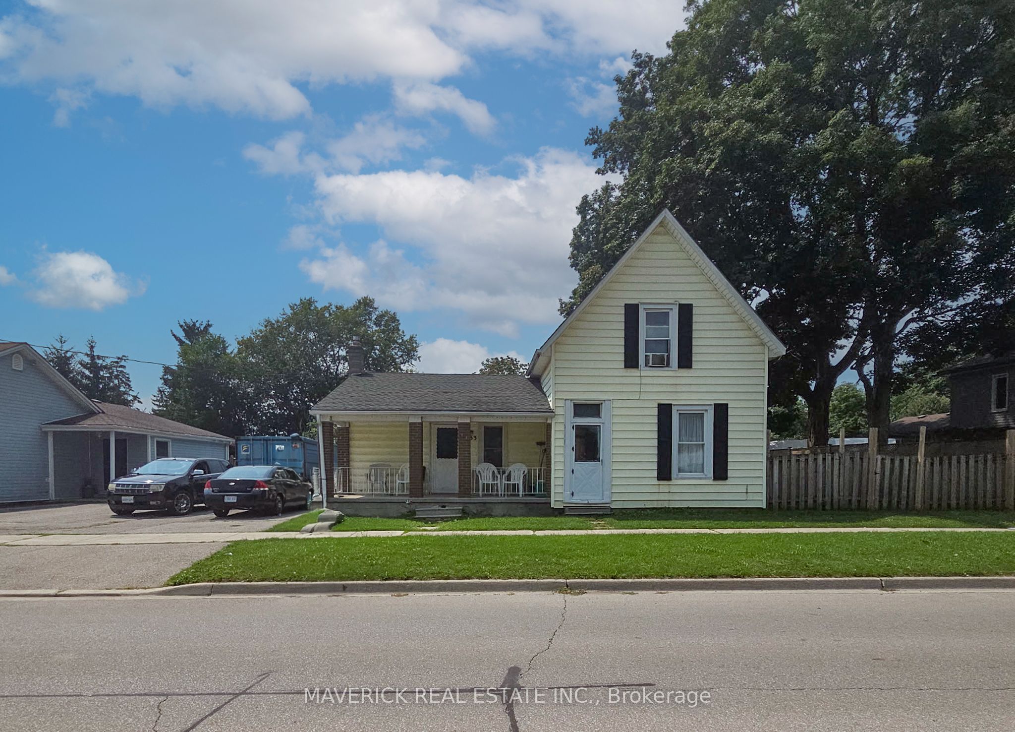 133 Mutual Street N Property Photo 1