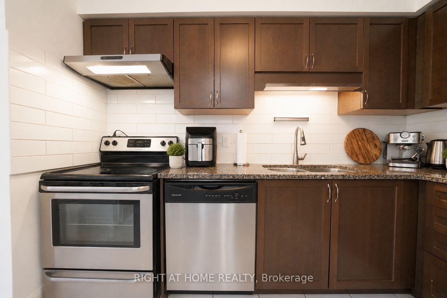66 Arlington Crescent Property Photo 6