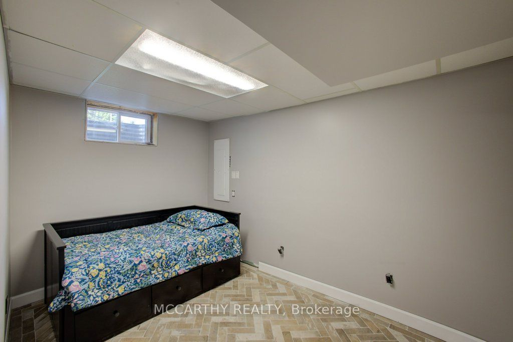 598297 2nd Line W Property Photo 33