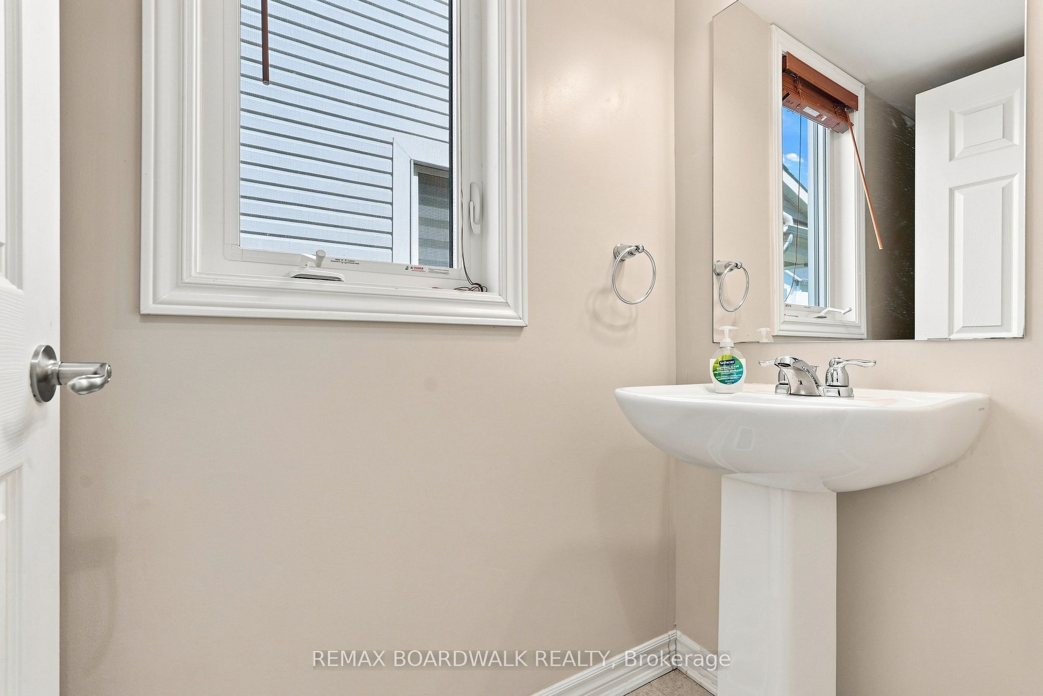 355 Sweetclover Way Property Photo 10