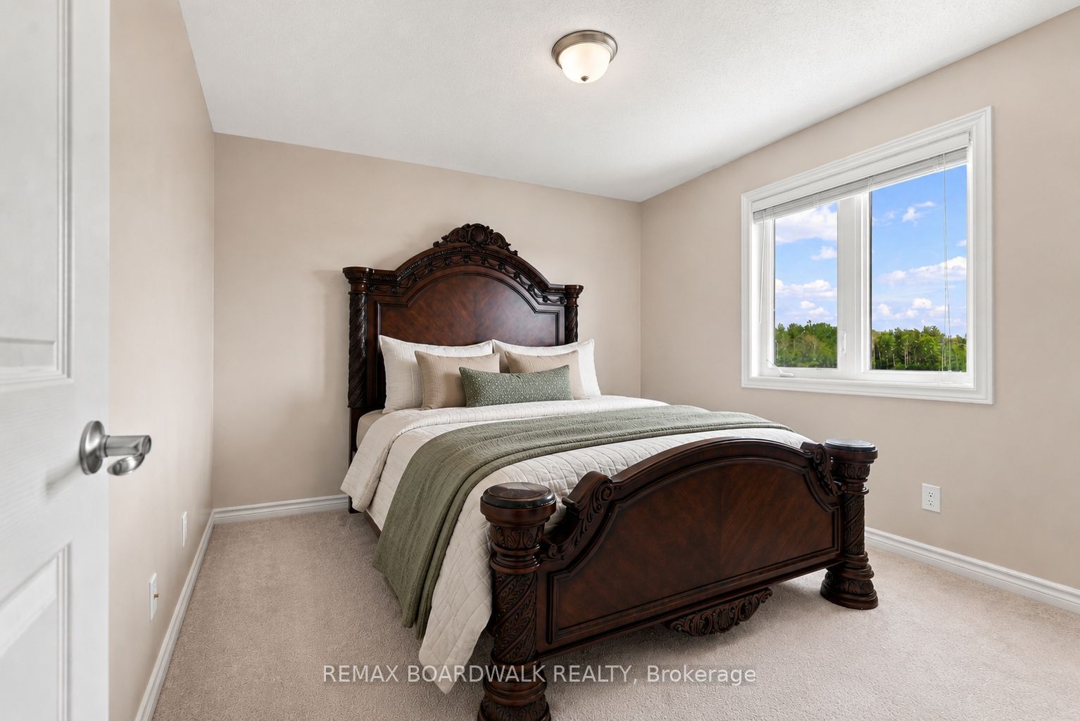 355 Sweetclover Way Property Photo 33