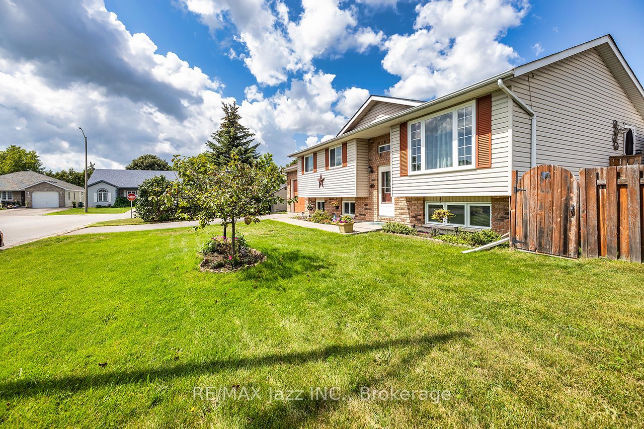 24 Glenn Drive Property Photo 3