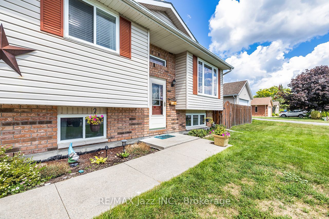 24 Glenn Drive Property Photo 4
