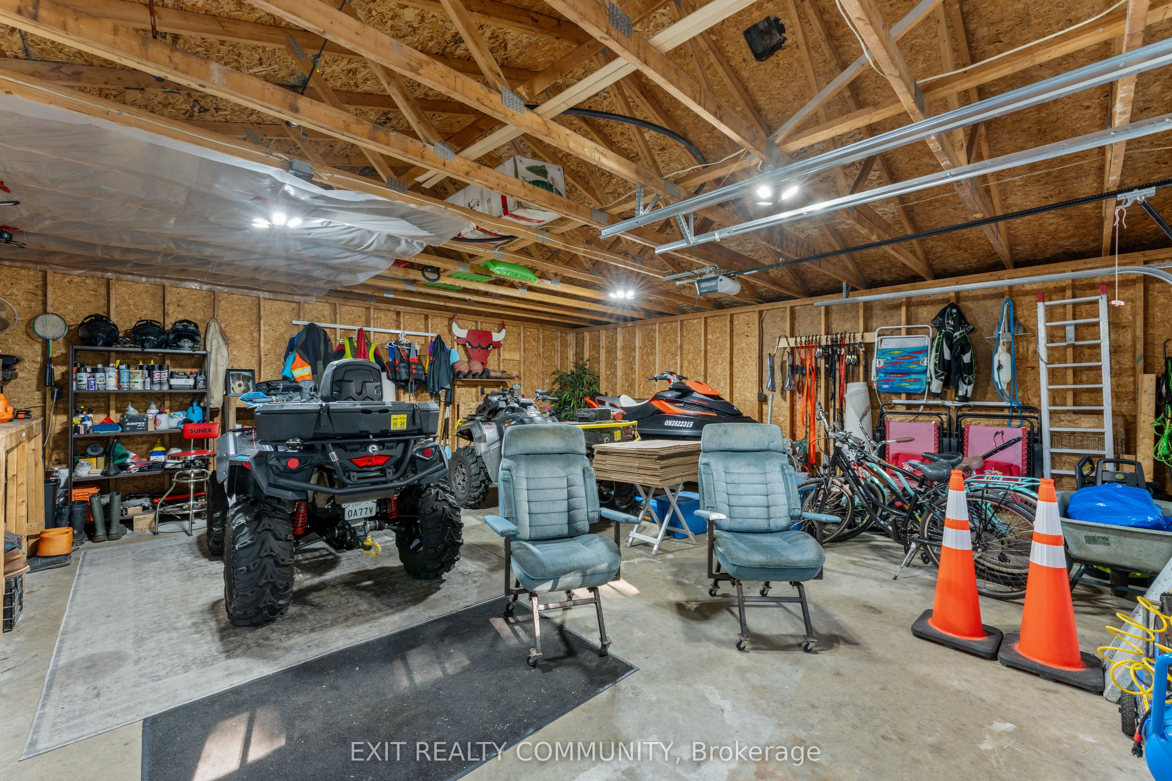 9871 Phoebe Lane N Property Photo 27