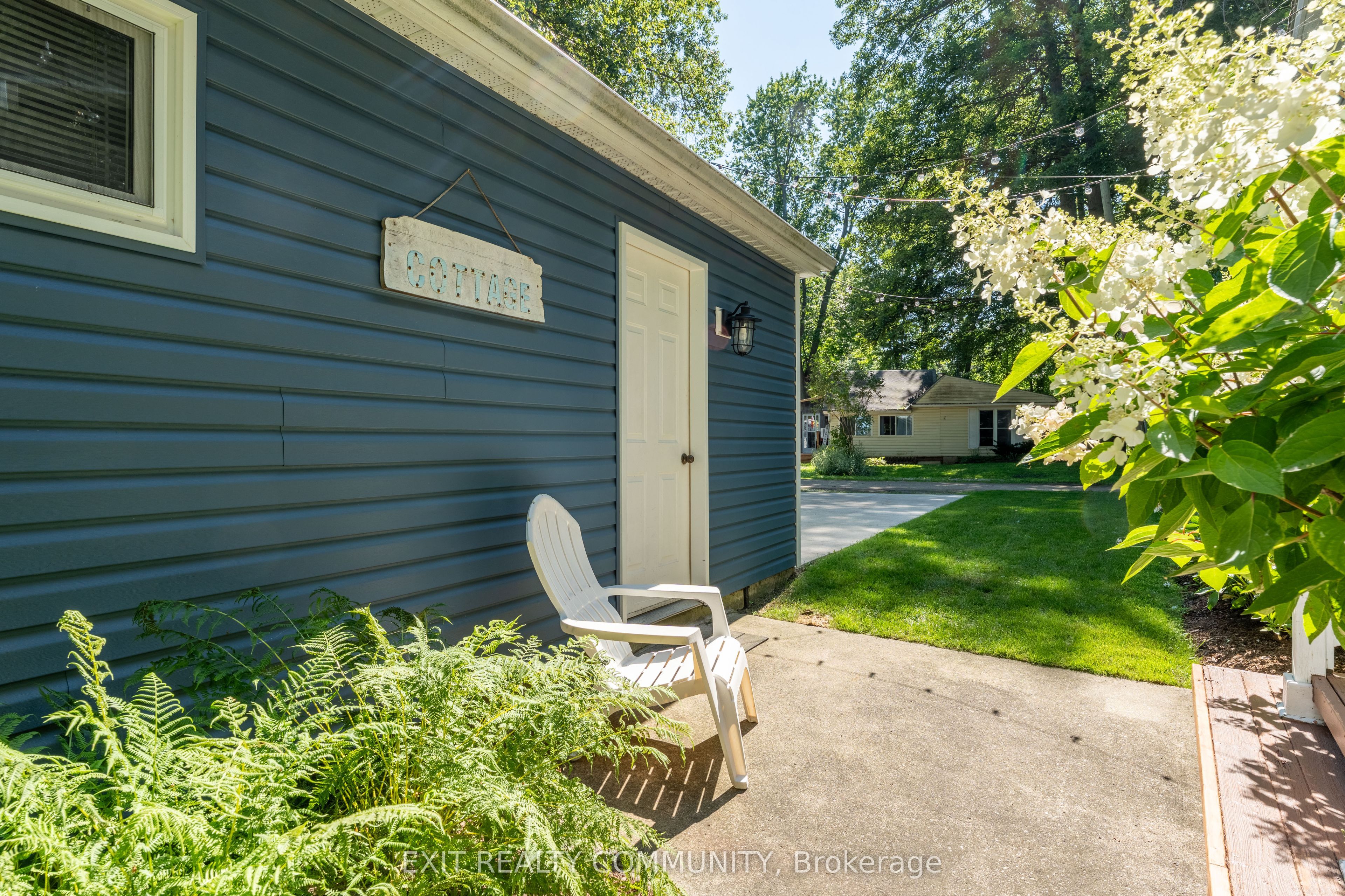 9871 Phoebe Lane N Property Photo 31