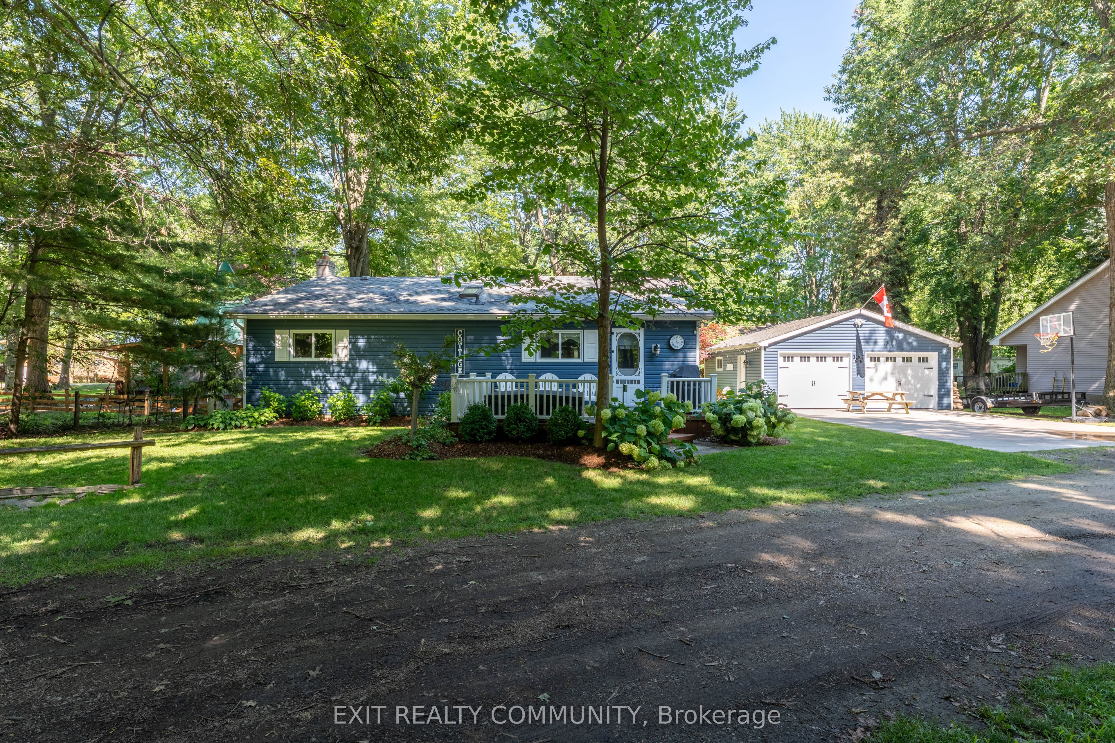 9871 Phoebe Lane N Property Photo 40