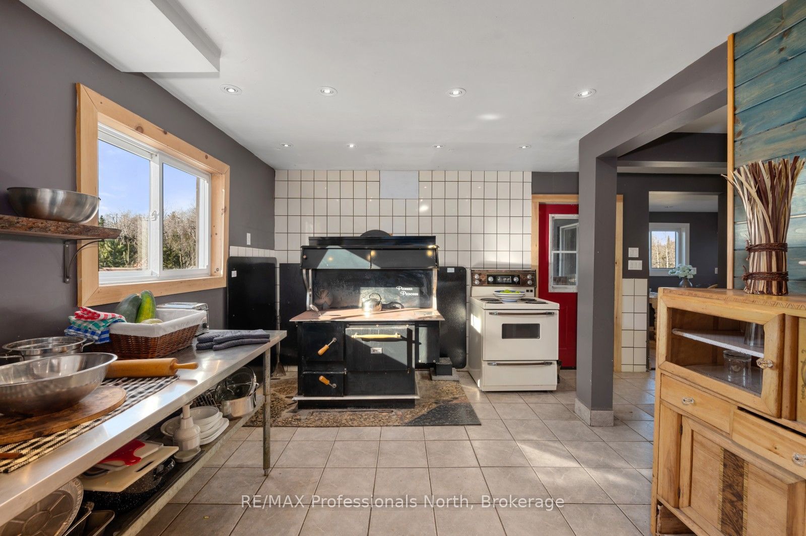 4167 Loop Road Property Photo 13