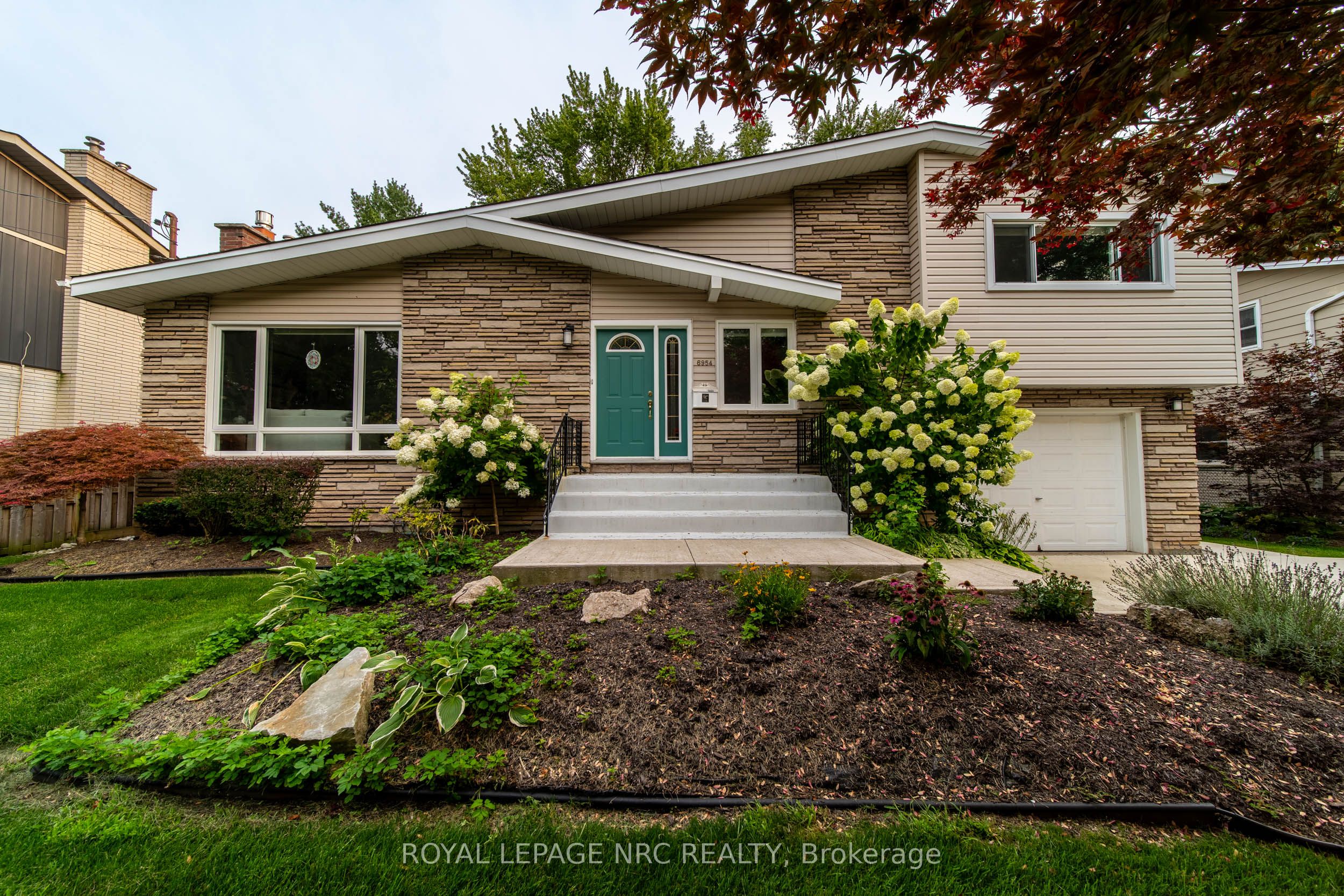 6954 Coach Drive Property Photo 1