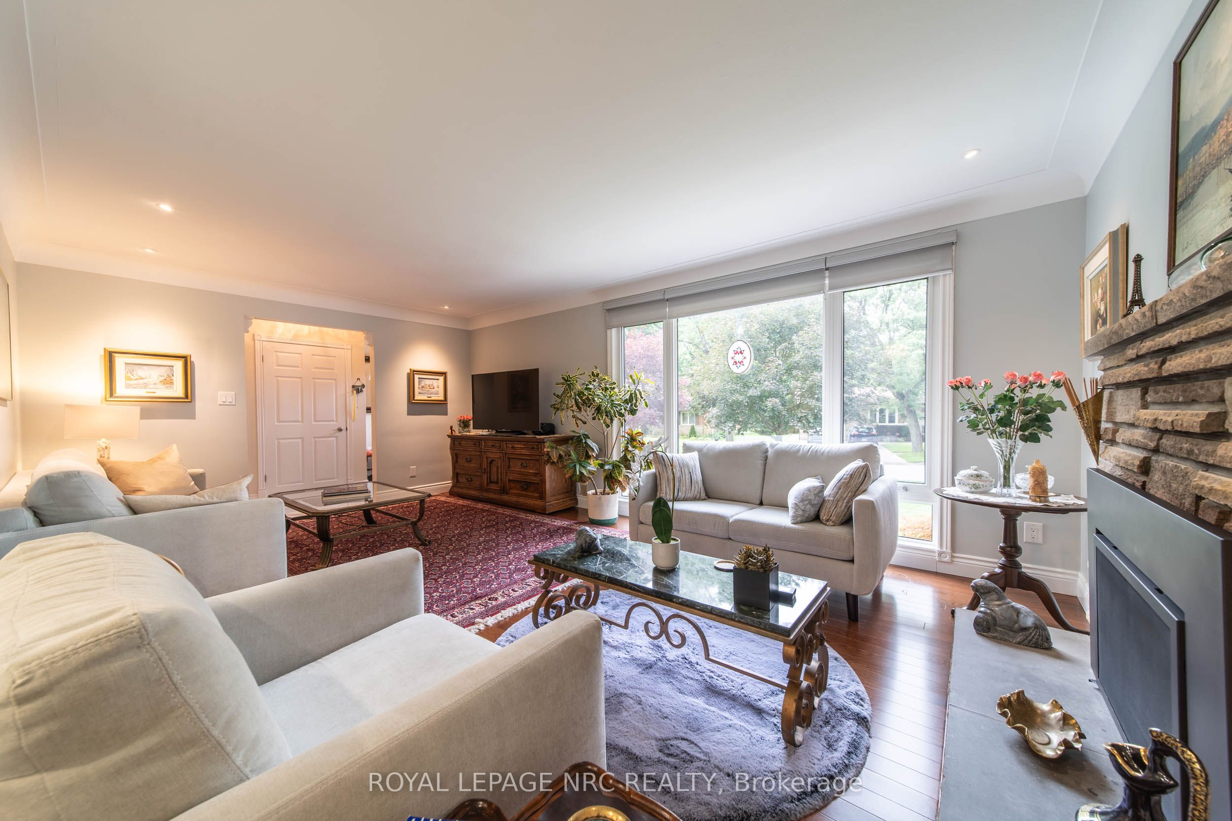 6954 Coach Drive Property Photo 2