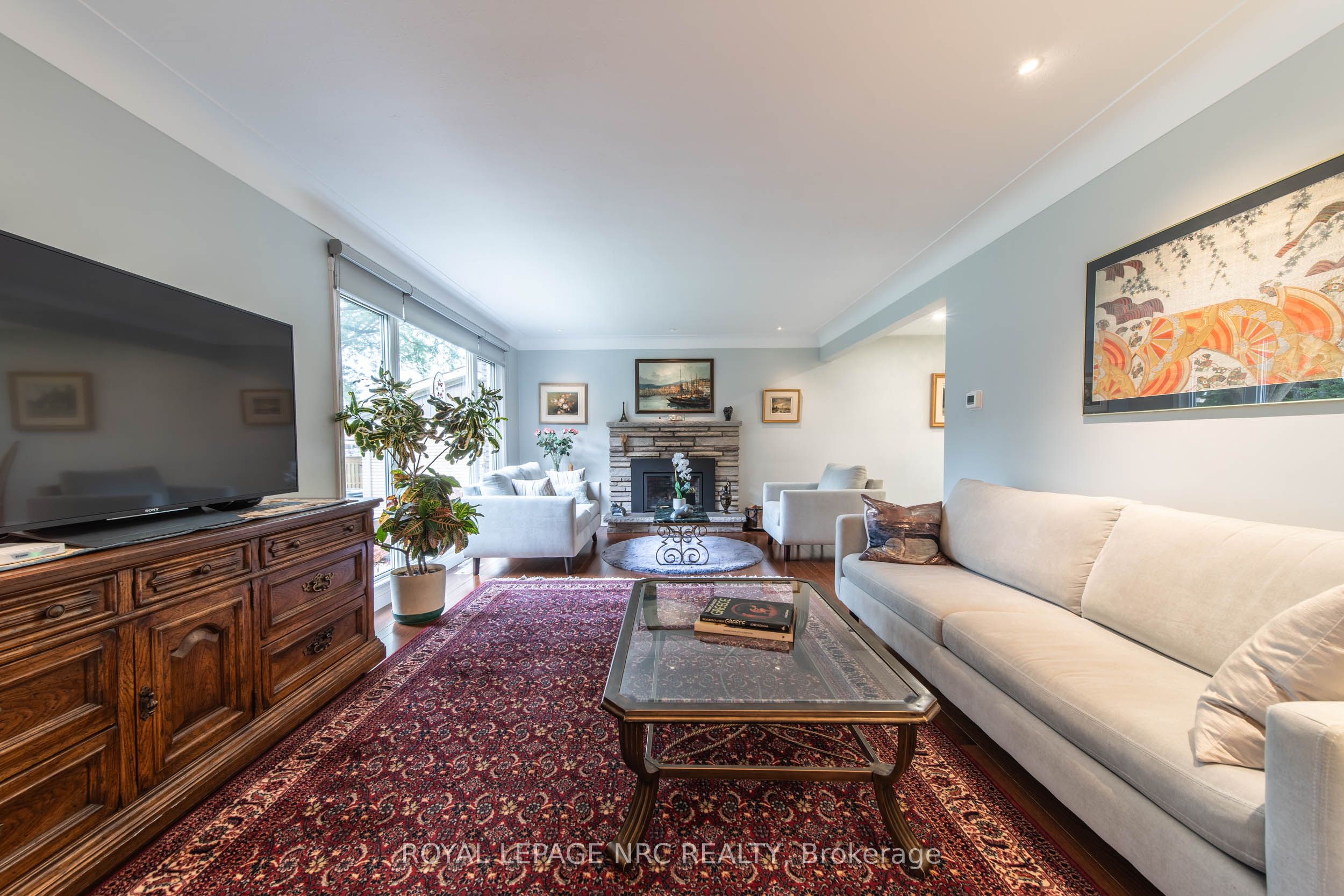 6954 Coach Drive Property Photo 3