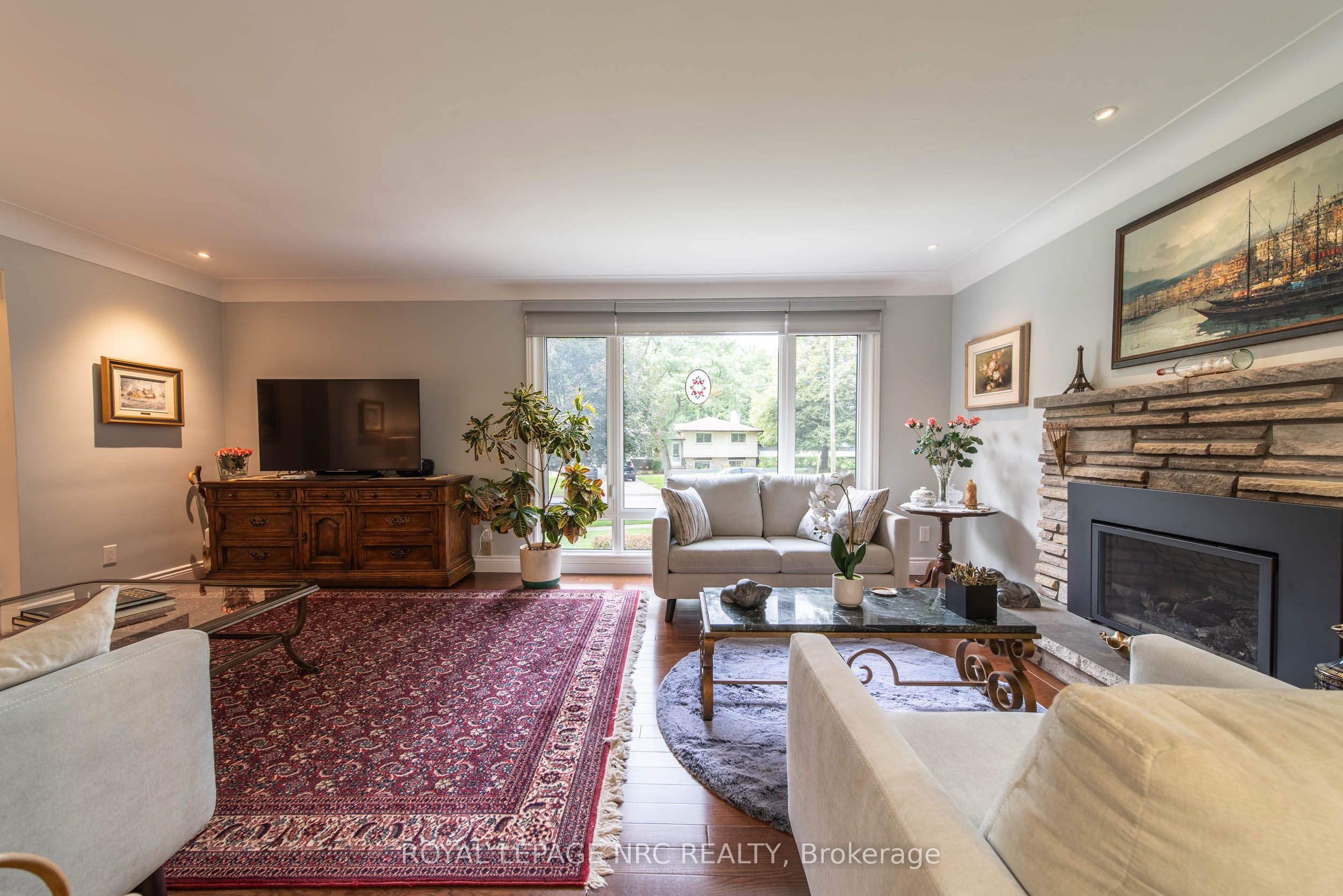 6954 Coach Drive Property Photo 4