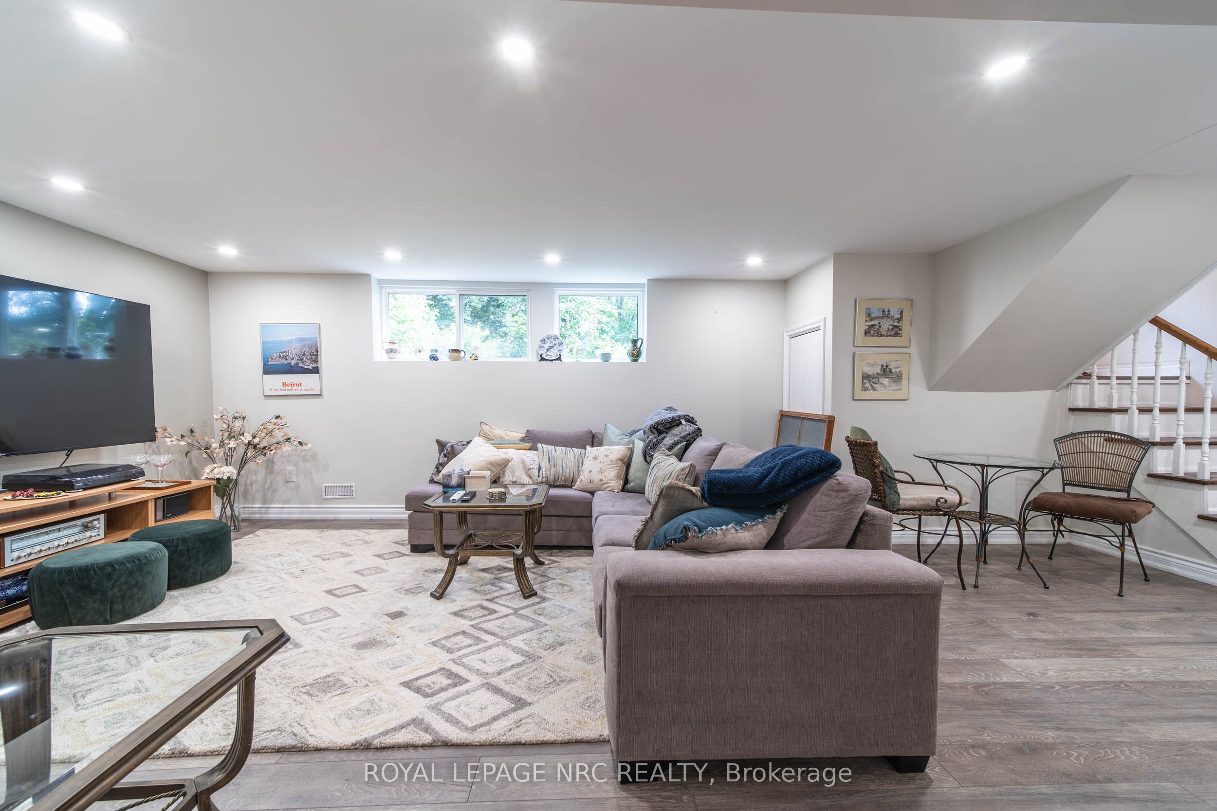 6954 Coach Drive Property Photo 12
