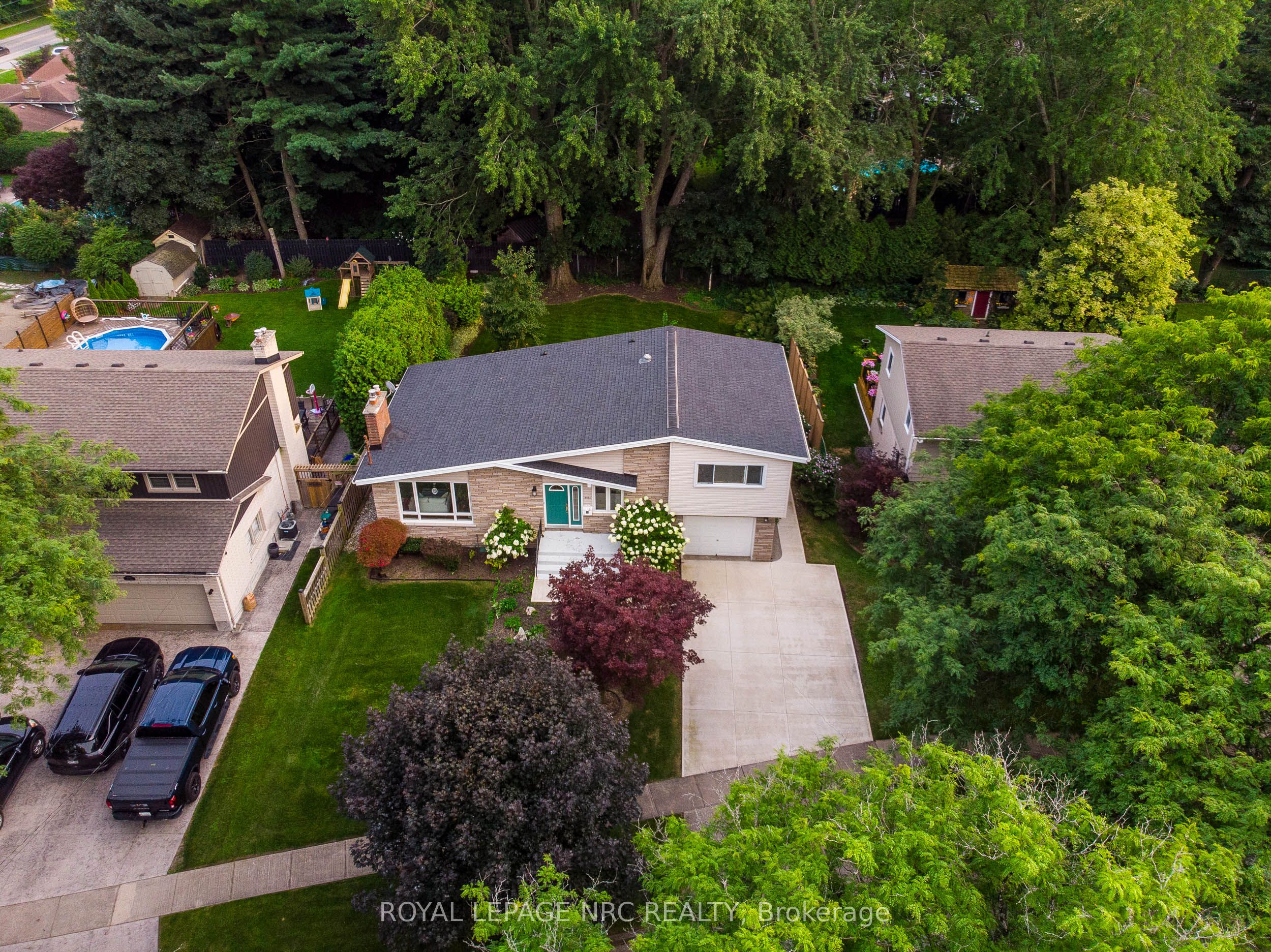 6954 Coach Drive Property Photo 25