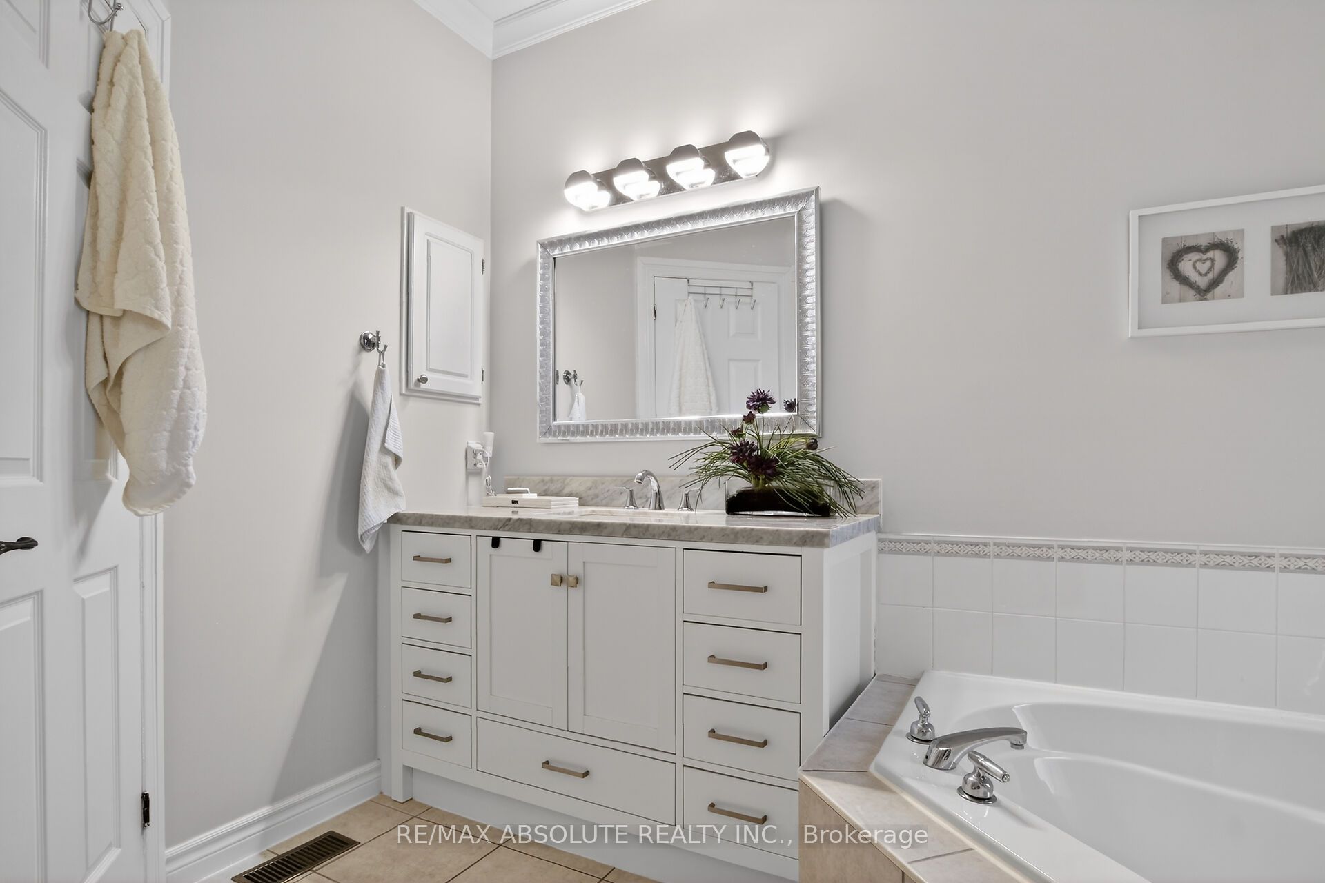 19 Goldora Private Property Photo 21