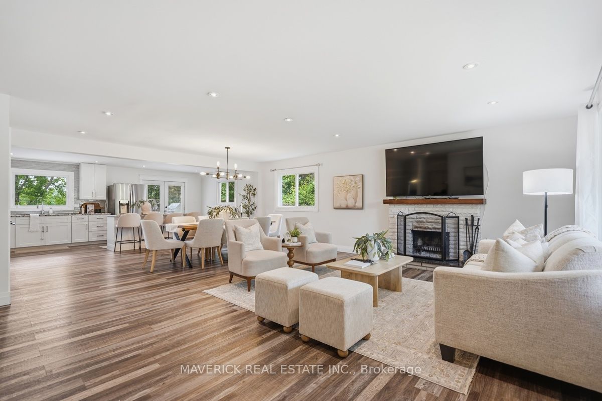 653 Viscount Road Property Photo 7