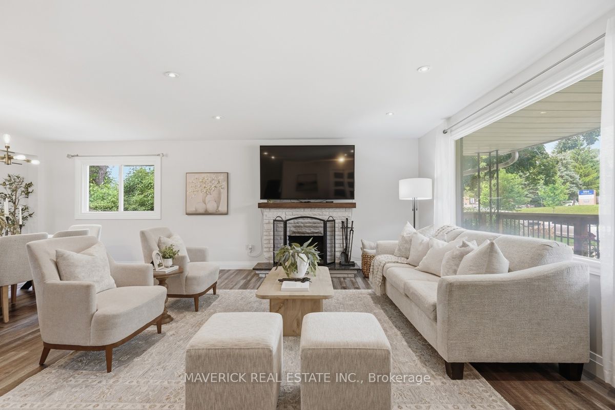 653 Viscount Road Property Photo 8
