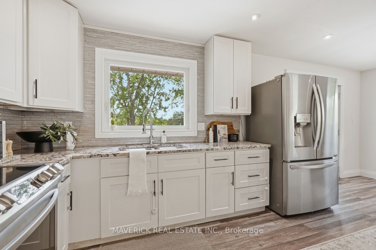 653 Viscount Road Property Photo 13