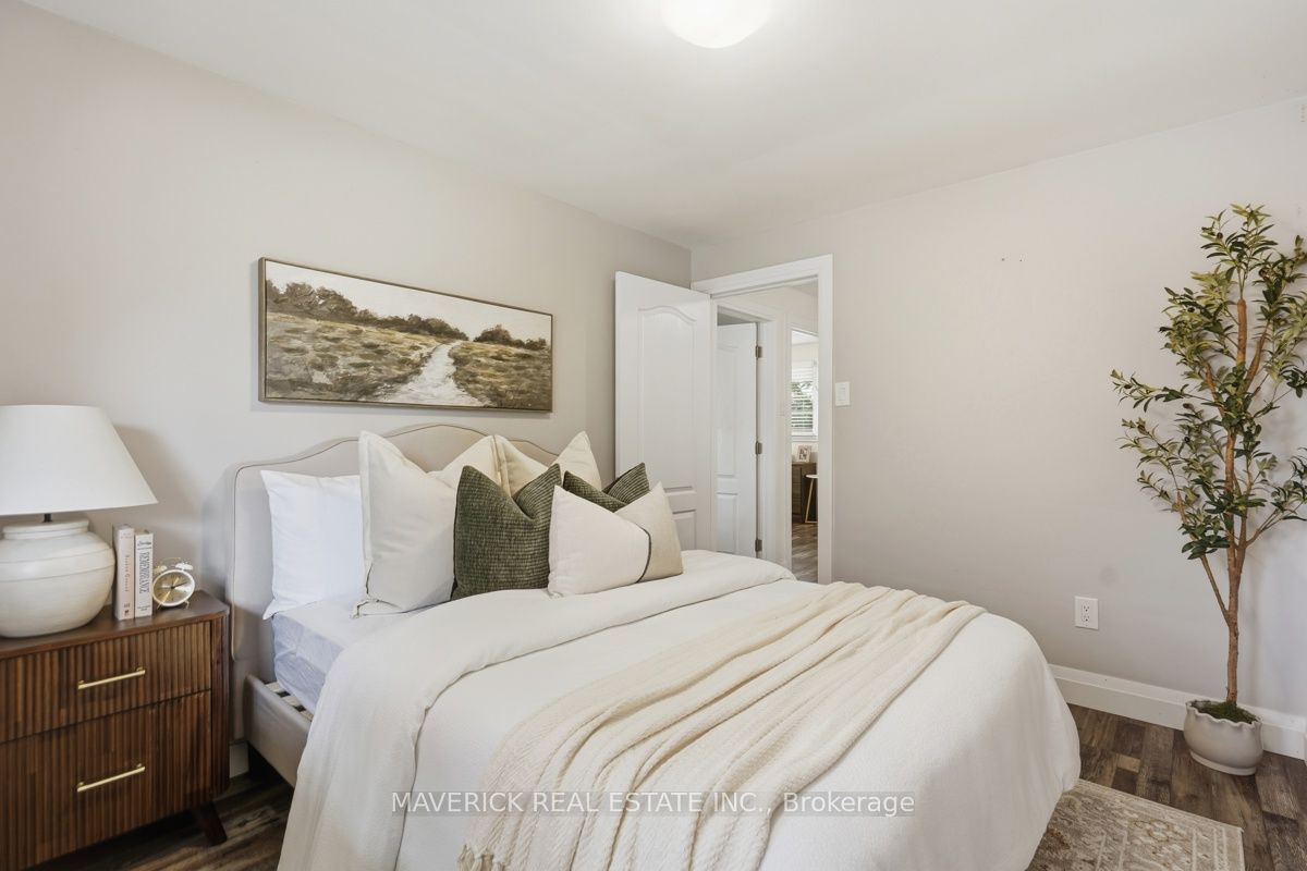 653 Viscount Road Property Photo 23