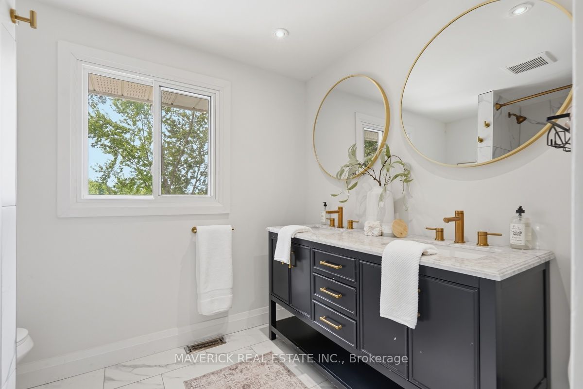653 Viscount Road Property Photo 25