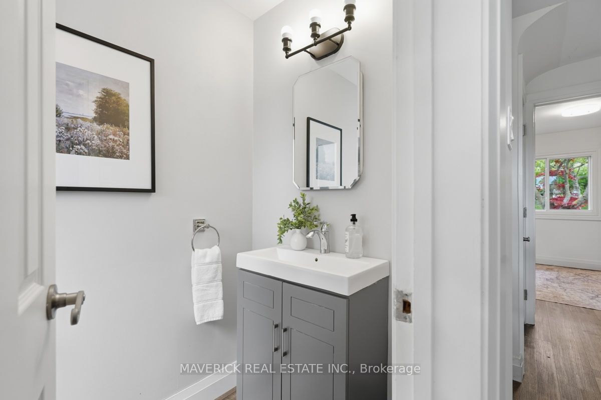 653 Viscount Road Property Photo 31