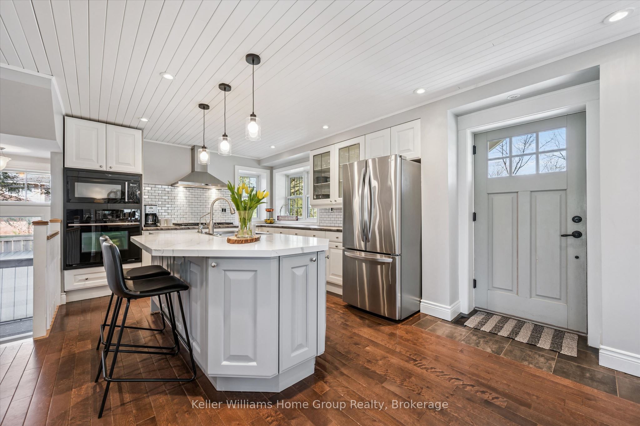 3 Dundas Street W Property Photo 6