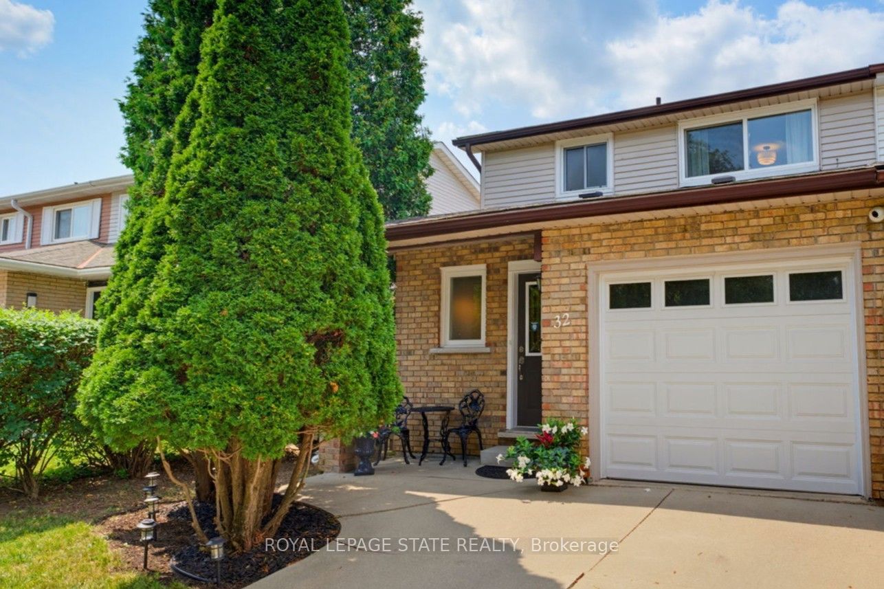 32 Silvervine Drive Property Photo 1