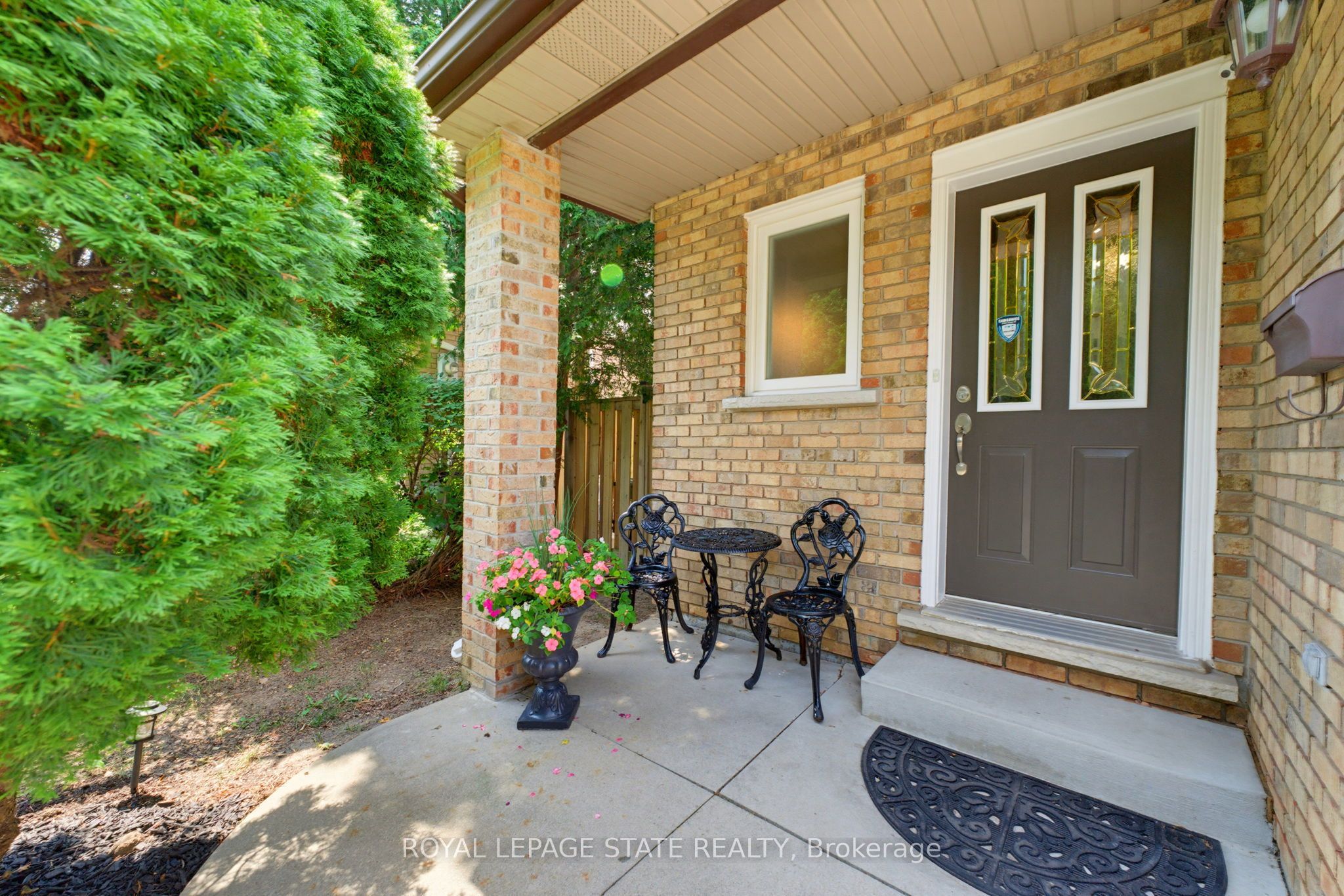 32 Silvervine Drive Property Photo 2
