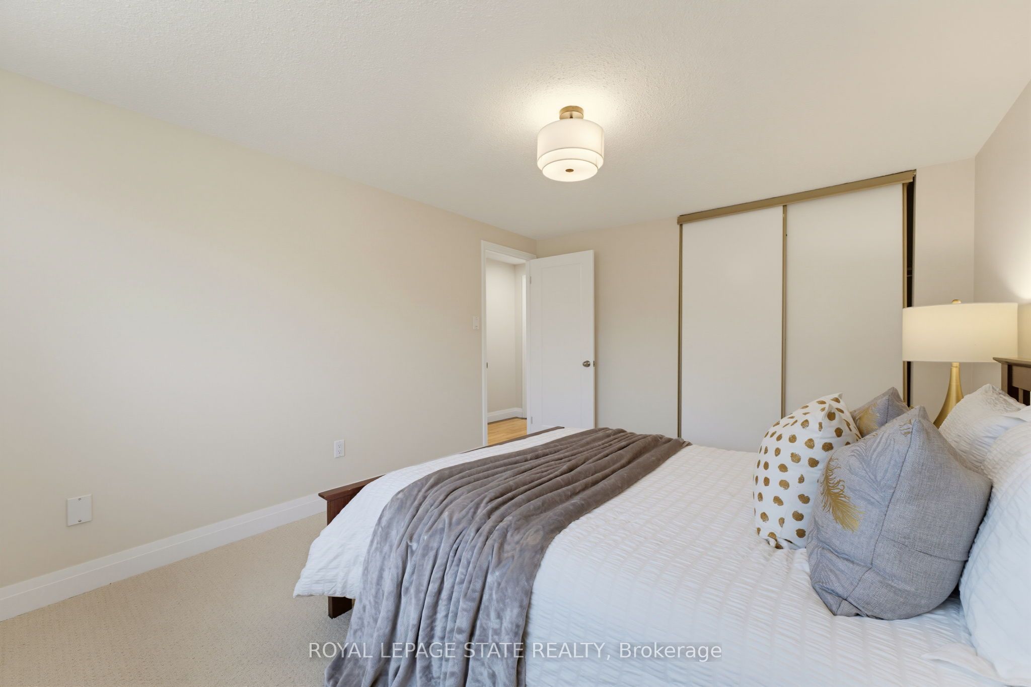32 Silvervine Drive Property Photo 14