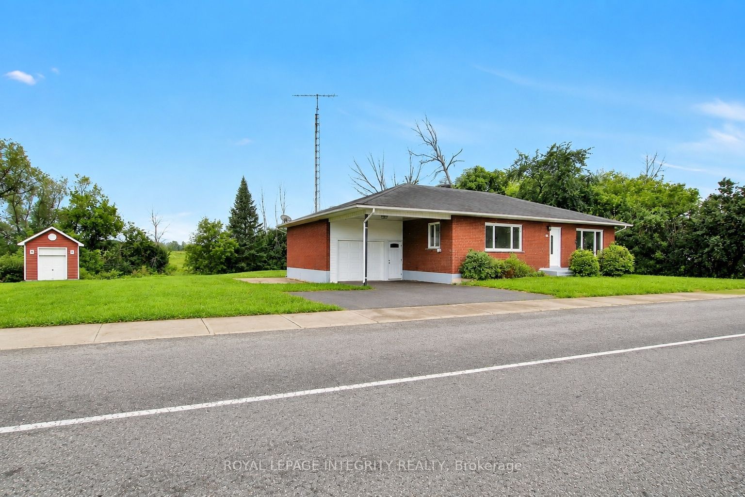 2170 Lajoie Street Property Photo 3
