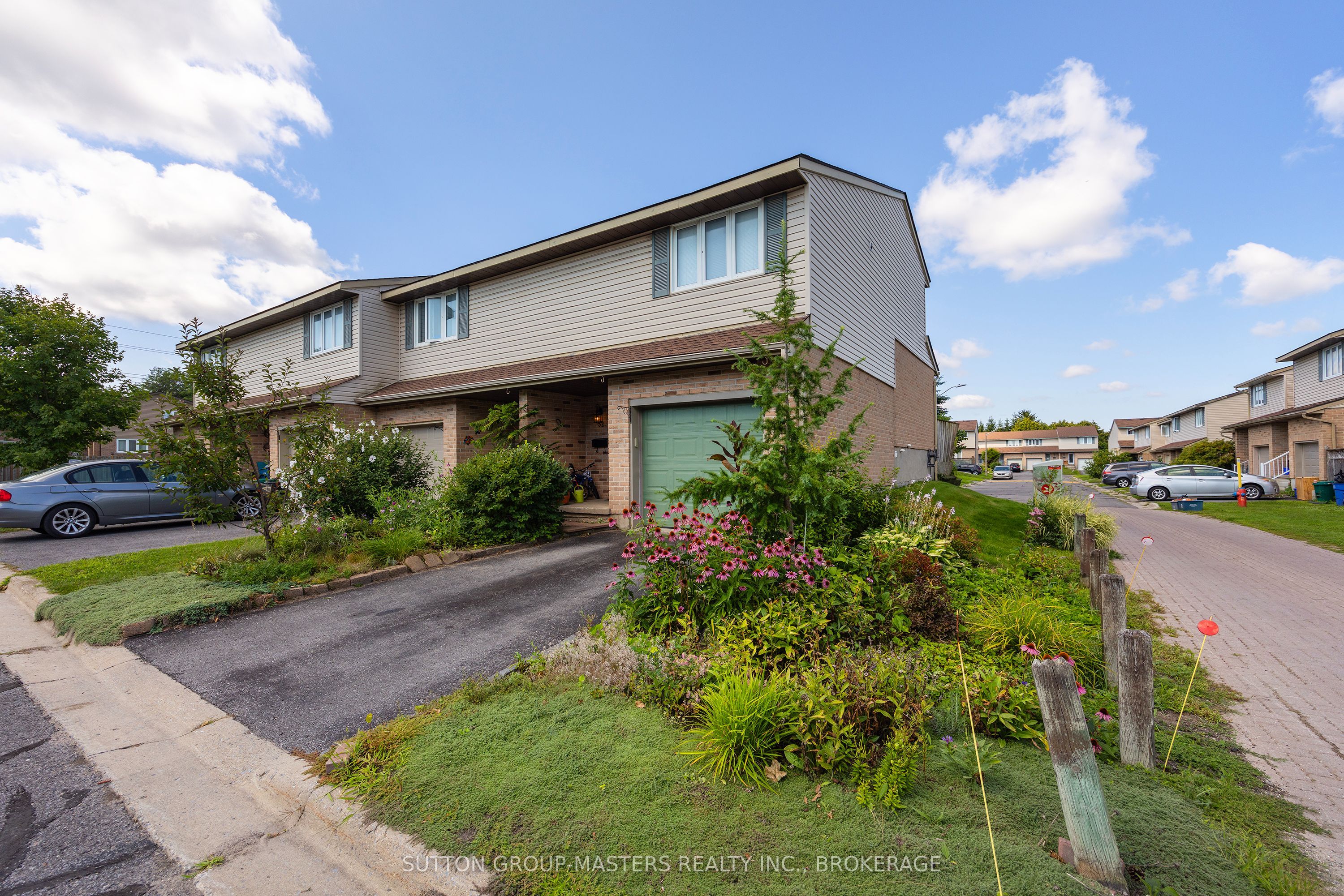 52 Coventry Crescent 34 Property Photo 2