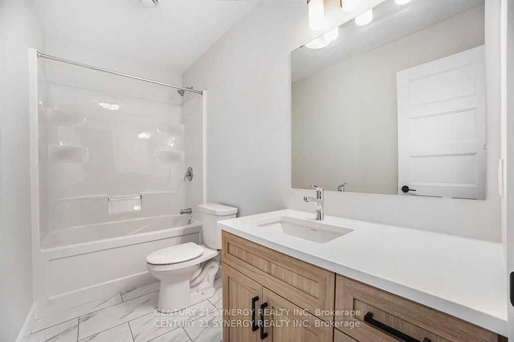 63 Helen Street B Property Photo 8