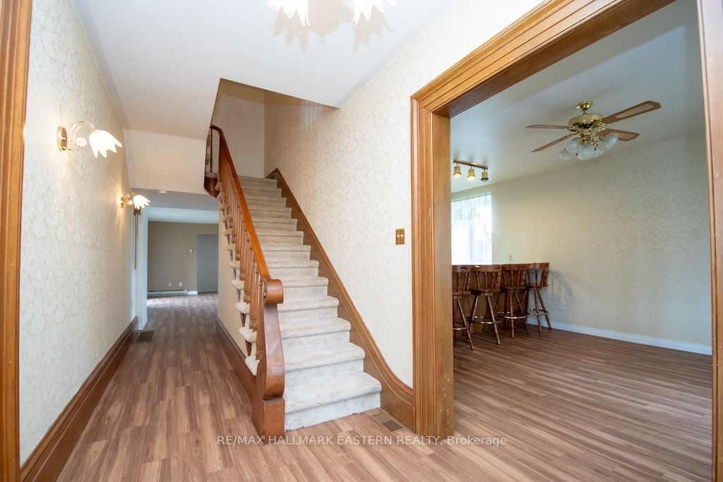 1444 5th Line Property Photo 8