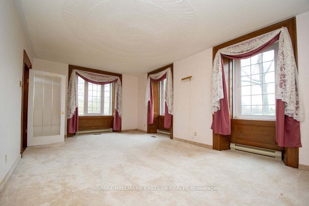 1444 5th Line Property Photo 10