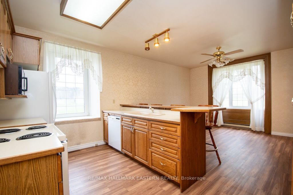 1444 5th Line Property Photo 13