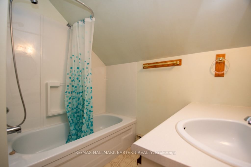 1444 5th Line Property Photo 28