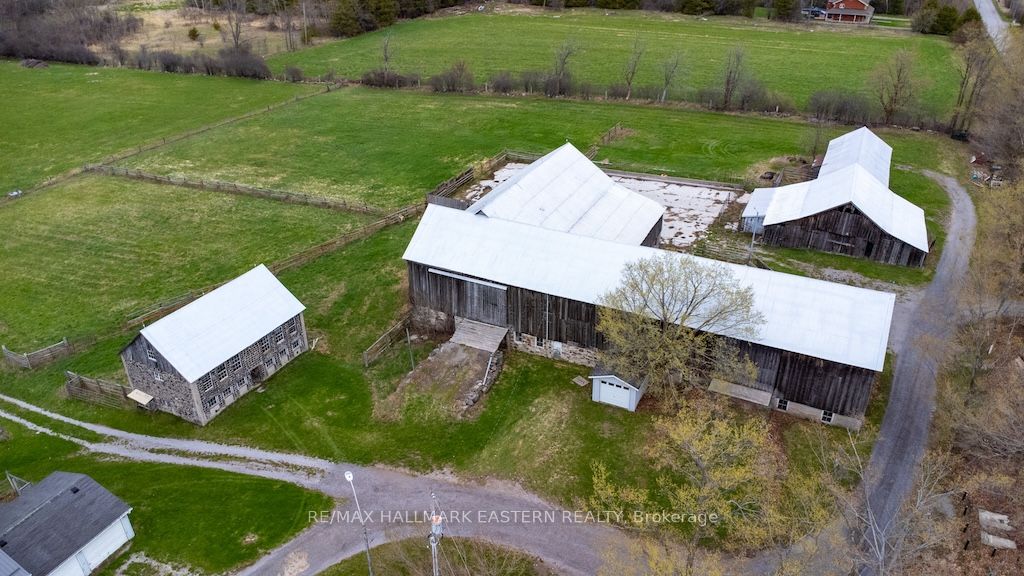 1444 5th Line Property Photo 35