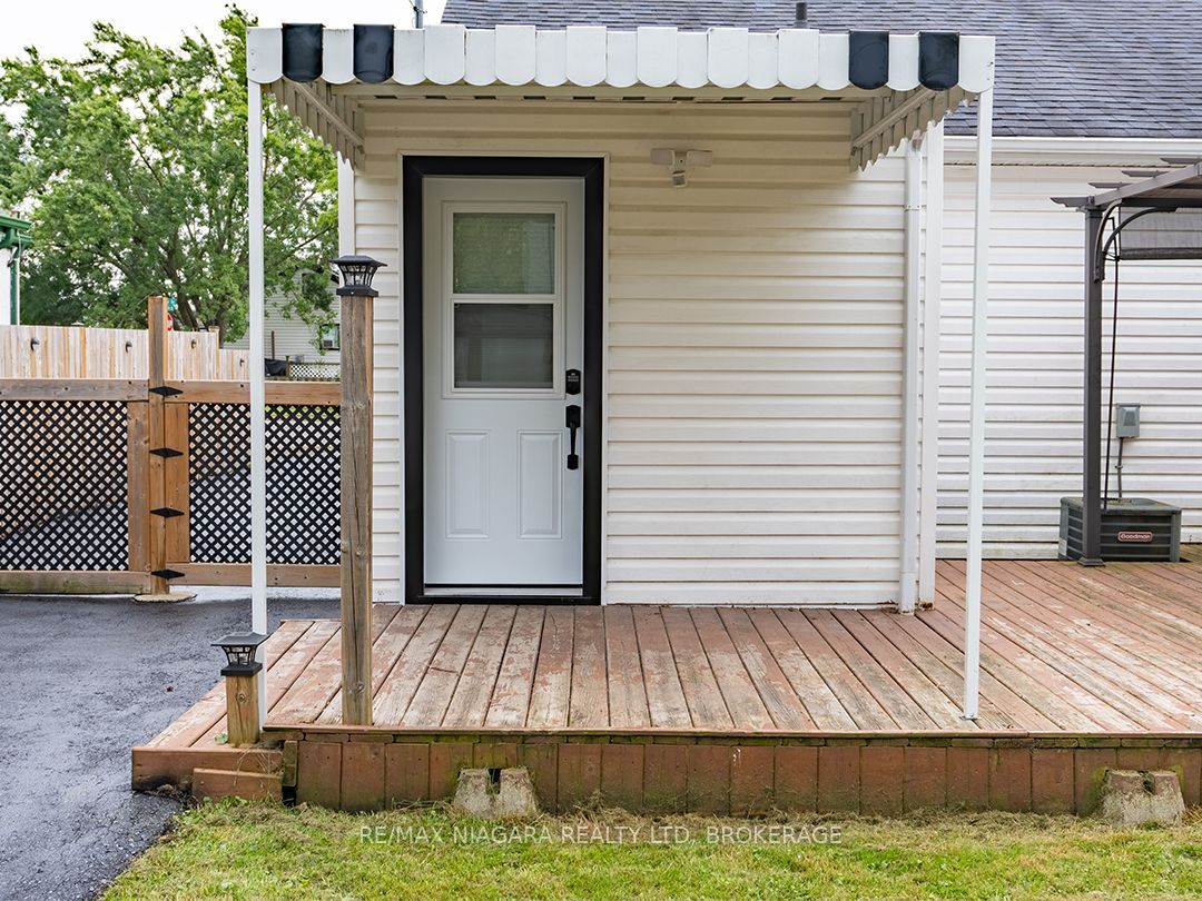 406 Dieppe Street Property Photo 25