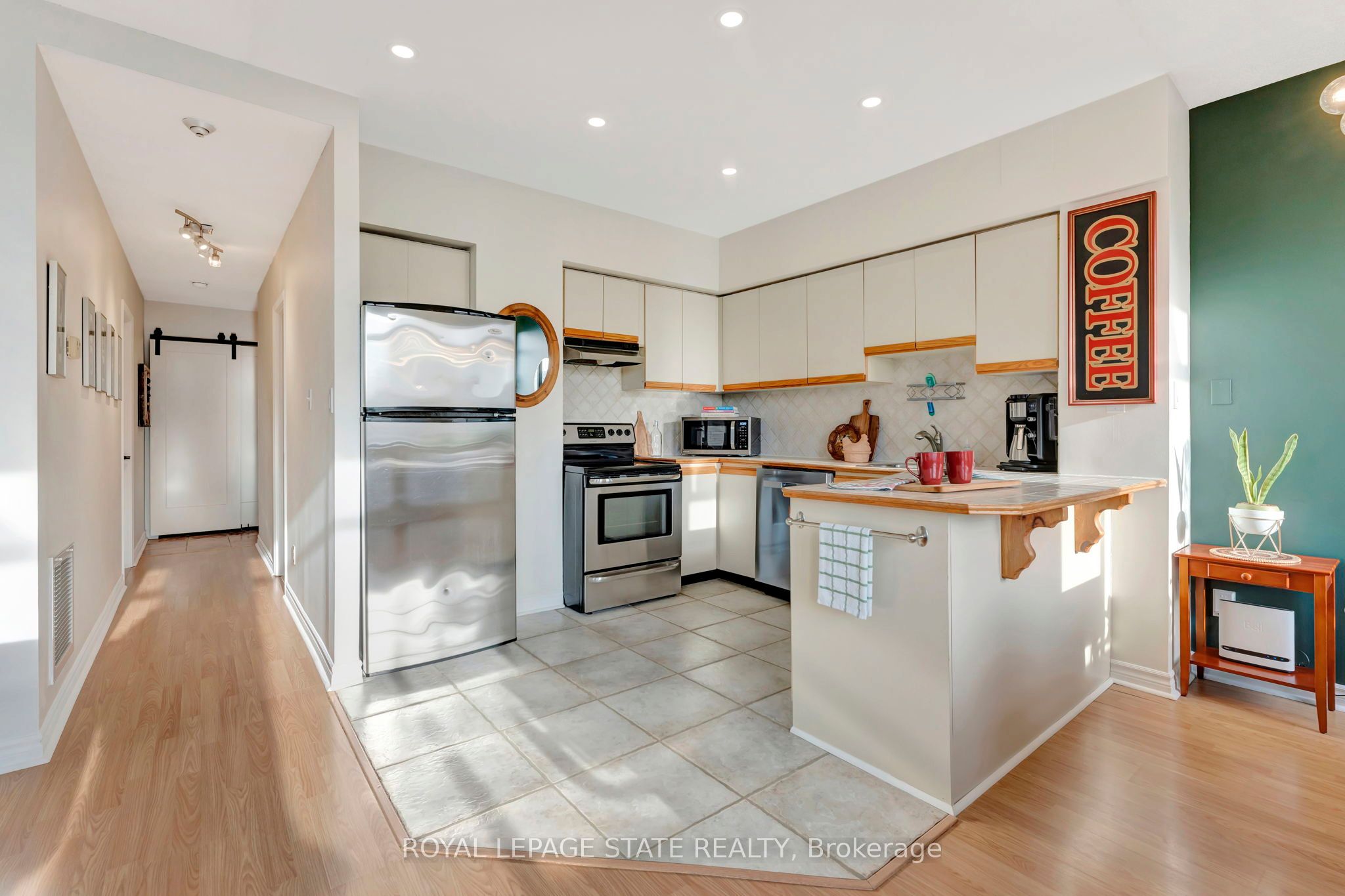 36 James Street S 701 Property Photo 14