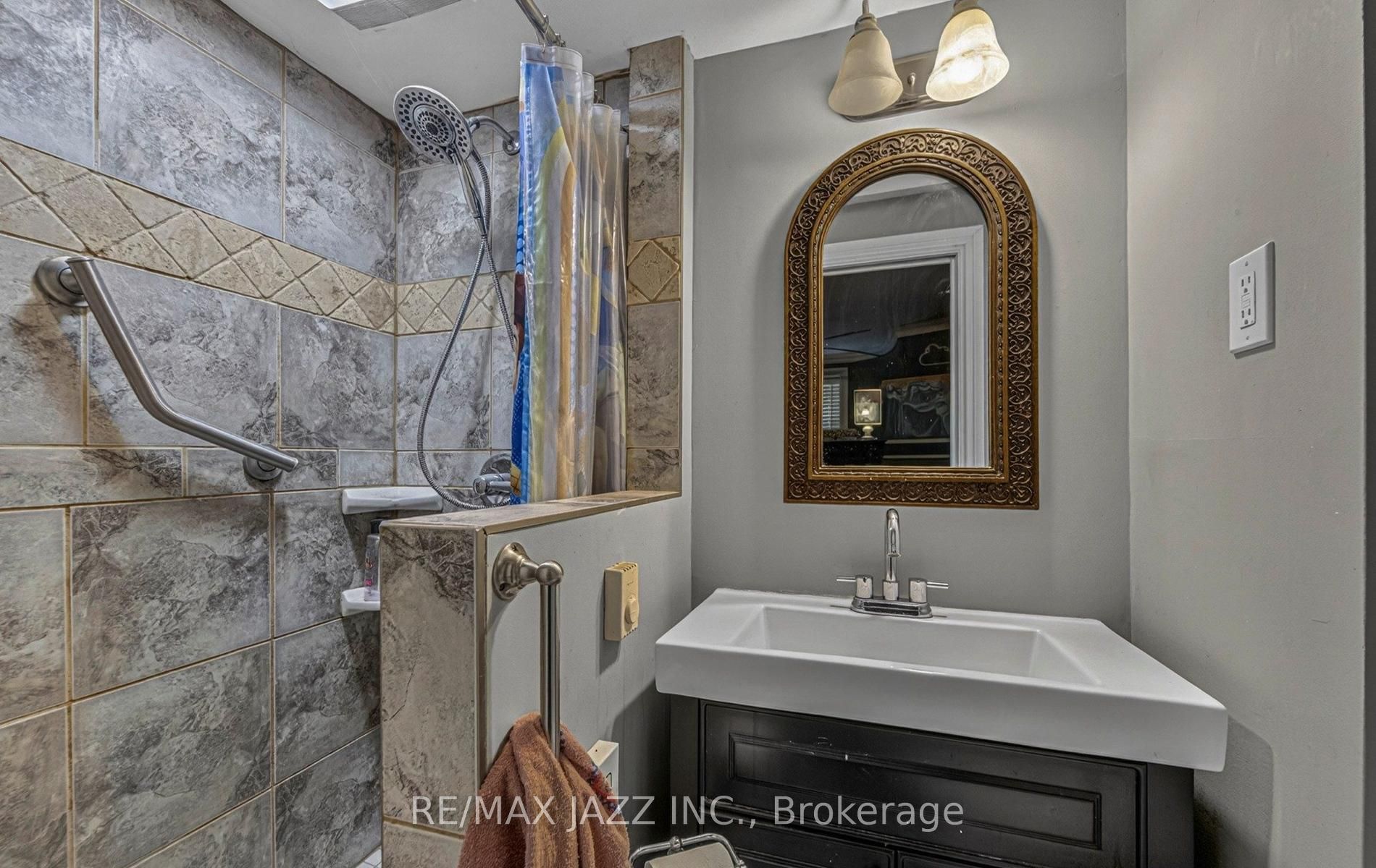 112 Hope Street N Property Photo 11